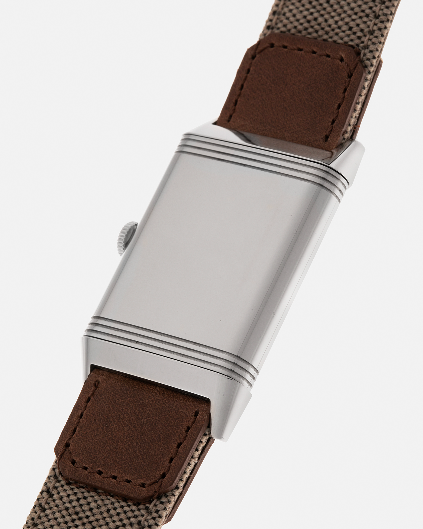 Brand: Jaeger-LeCoultre
Year: 2016
Model: Grande Reverso 976 ‘55th Anniversary of Kuwait’, Limited Edition of 55 Pieces
Reference: 278.8.56
Material: Stainless Steel
Movement: Jaeger-LeCoultre Cal. 967B, Self-Winding
Case Dimensions: 46mm (Including Lugs) x 27mm x 9mm
Lug Width: 20mm
Straps: Jaeger-LeCoultre Casa Fagliano Beige Calf and Canvas Leather Strap with Signed Stainless Steel Deployant Clasp, extra Jaeger-LeCoultre Black Alligator Leather Strap, and Jaeger-LeCoultre Casa Fagliano Dark Brown Calf Le