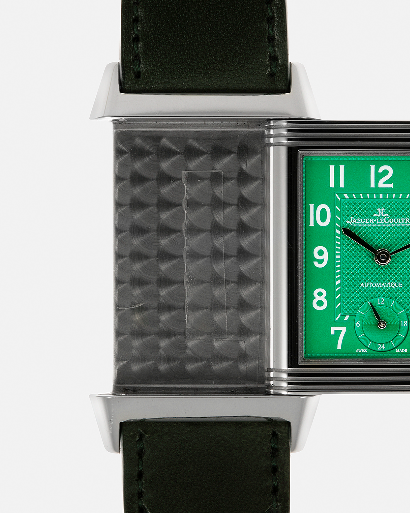 Brand: Jaeger LeCoultre
Year: 2020
Model: Grande Reverso 976 ‘55th Anniversary of Kuwait’, Limited Edition of 55 Pieces
Reference: 278.8.56
Material: Stainless Steel
Movement: Jaeger LeCoultre Cal. 967B, Self-Winding
Case Dimensions: 46mm (Including Lugs) x 27mm x 9mm
Lug Width: 20mm
Strap: Jaeger LeCoultre Casa Fagliano Olive Green Leather Strap with Signed Stainless Steel Deployant Clasp