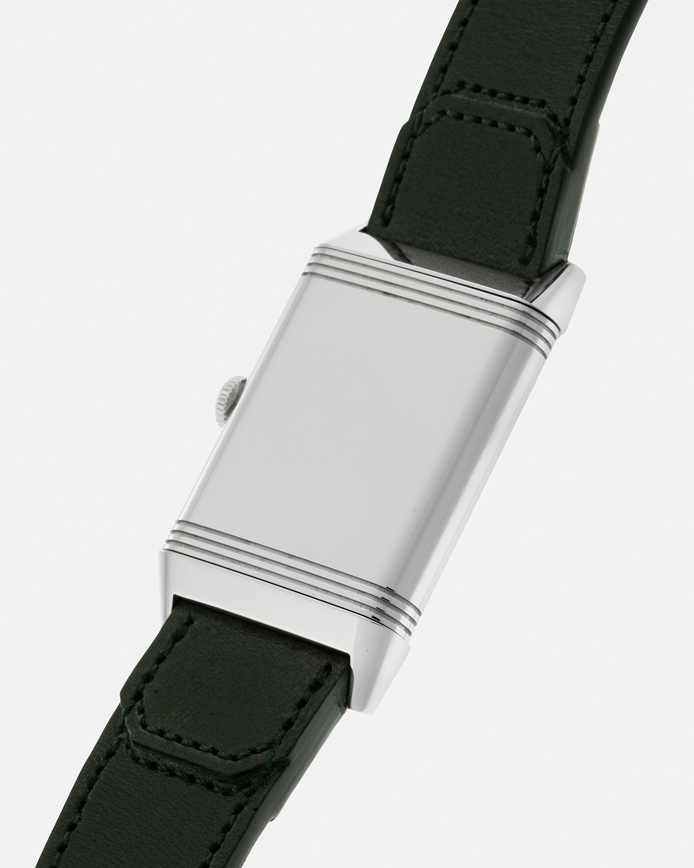 Brand: Jaeger LeCoultre
Year: 2020
Model: Grande Reverso 976 ‘55th Anniversary of Kuwait’, Limited Edition of 55 Pieces
Reference: 278.8.56
Material: Stainless Steel
Movement: Jaeger LeCoultre Cal. 967B, Self-Winding
Case Dimensions: 46mm (Including Lugs) x 27mm x 9mm
Lug Width: 20mm
Strap: Jaeger LeCoultre Casa Fagliano Olive Green Leather Strap with Signed Stainless Steel Deployant Clasp