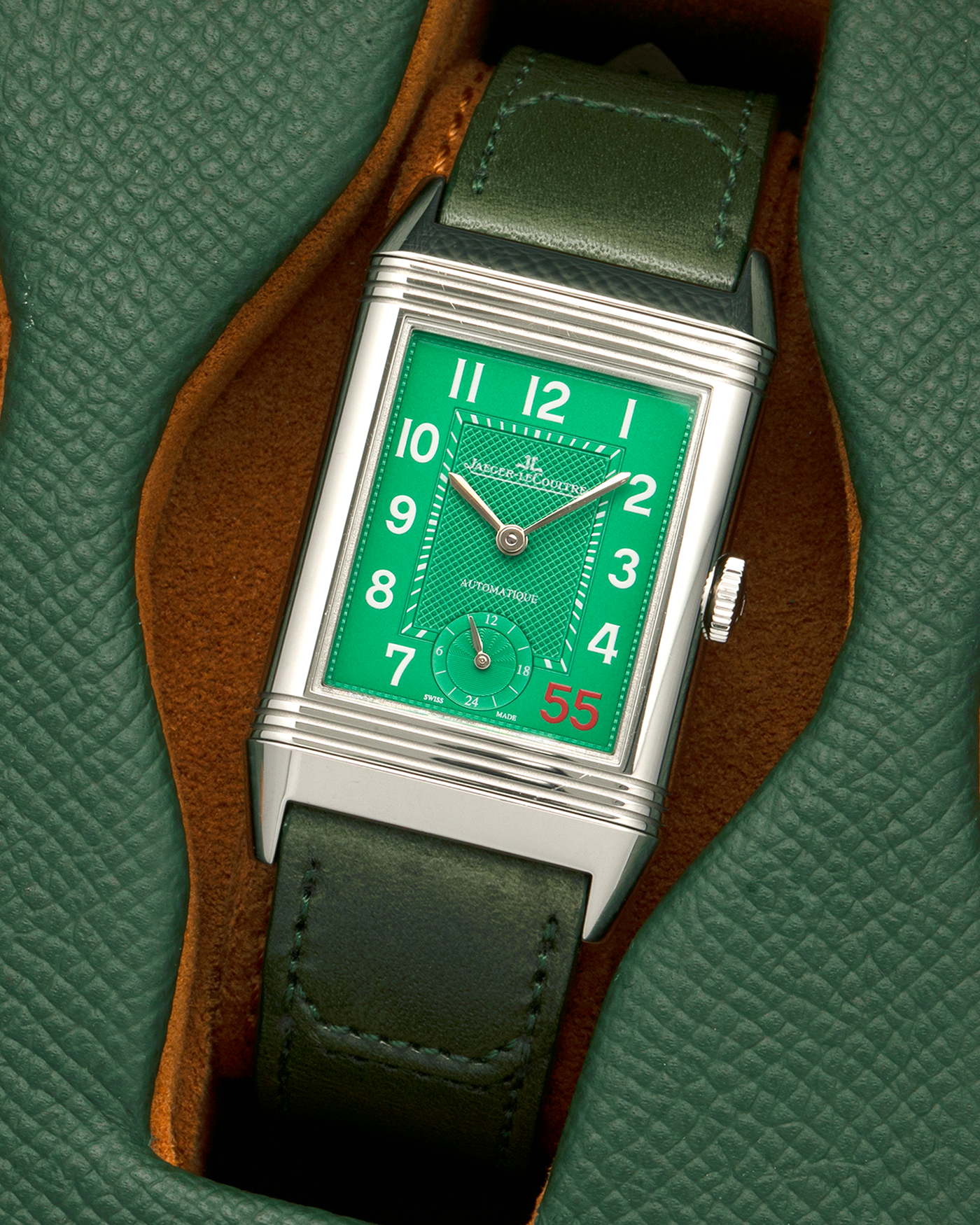 Brand: Jaeger LeCoultre
Year: 2020
Model: Grande Reverso 976 ‘55th Anniversary of Kuwait’, Limited Edition of 55 Pieces
Reference: 278.8.56
Material: Stainless Steel
Movement: Jaeger LeCoultre Cal. 967B, Self-Winding
Case Dimensions: 46mm (Including Lugs) x 27mm x 9mm
Lug Width: 20mm
Strap: Jaeger LeCoultre Casa Fagliano Olive Green Leather Strap with Signed Stainless Steel Deployant Clasp