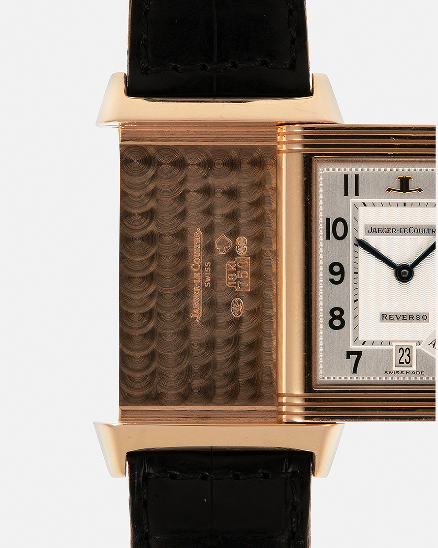 Brand: Jaeger LeCoultre
Year: 1996
Model: Reverso Chronograph Retrograde, Limited to 500 pieces
Reference: 270.2.69
Material: 18-carat Rose Gold
Movement: Jaeger LeCoultre Cal. 829, Manual-Wind
Case Dimensions: 42mm (Including Lugs) x 26mm x 9.5mm
Lug Width: 19mm
Strap: Jaeger-LeCoultre Black Alligator Leather Strap with Signed 18-carat Rose Gold Deployant Clasp