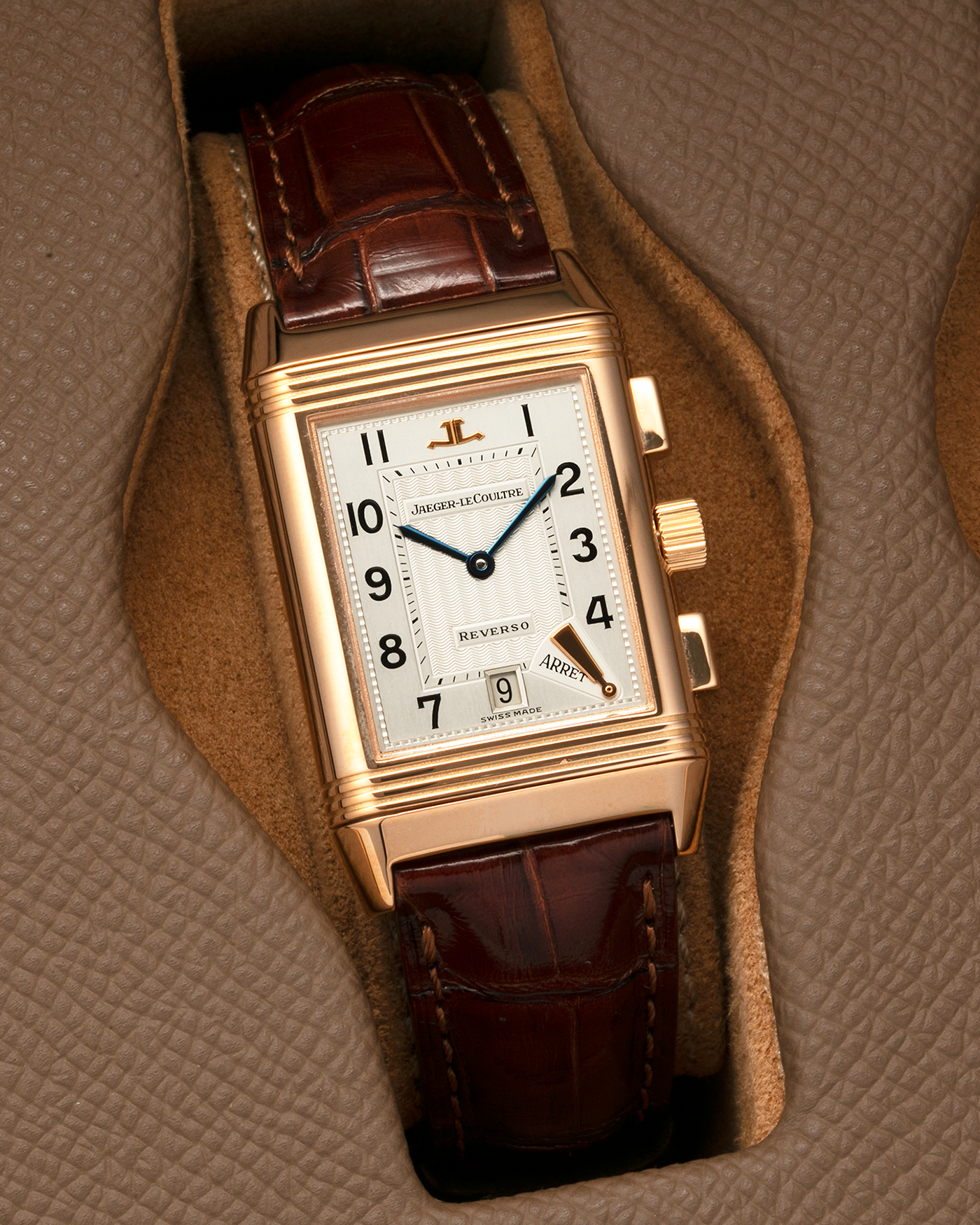 Brand: Jaeger LeCoultre
Year: 1996
Model: Reverso Chronographe Retrograde, Limited to 500 pieces
Reference: 270.2.69
Material: 18-carat Rose Gold
Movement: Jaeger LeCoultre Cal. 829, Manual-Winding
Case Dimensions: 42mm (including lugs) x 26mm x 9.5mm
Lug Width: 19mm
Strap: Jean Rosseau Brown Alligator Leather Strap with Signed 18-carat Rose Gold Deployant Clasp