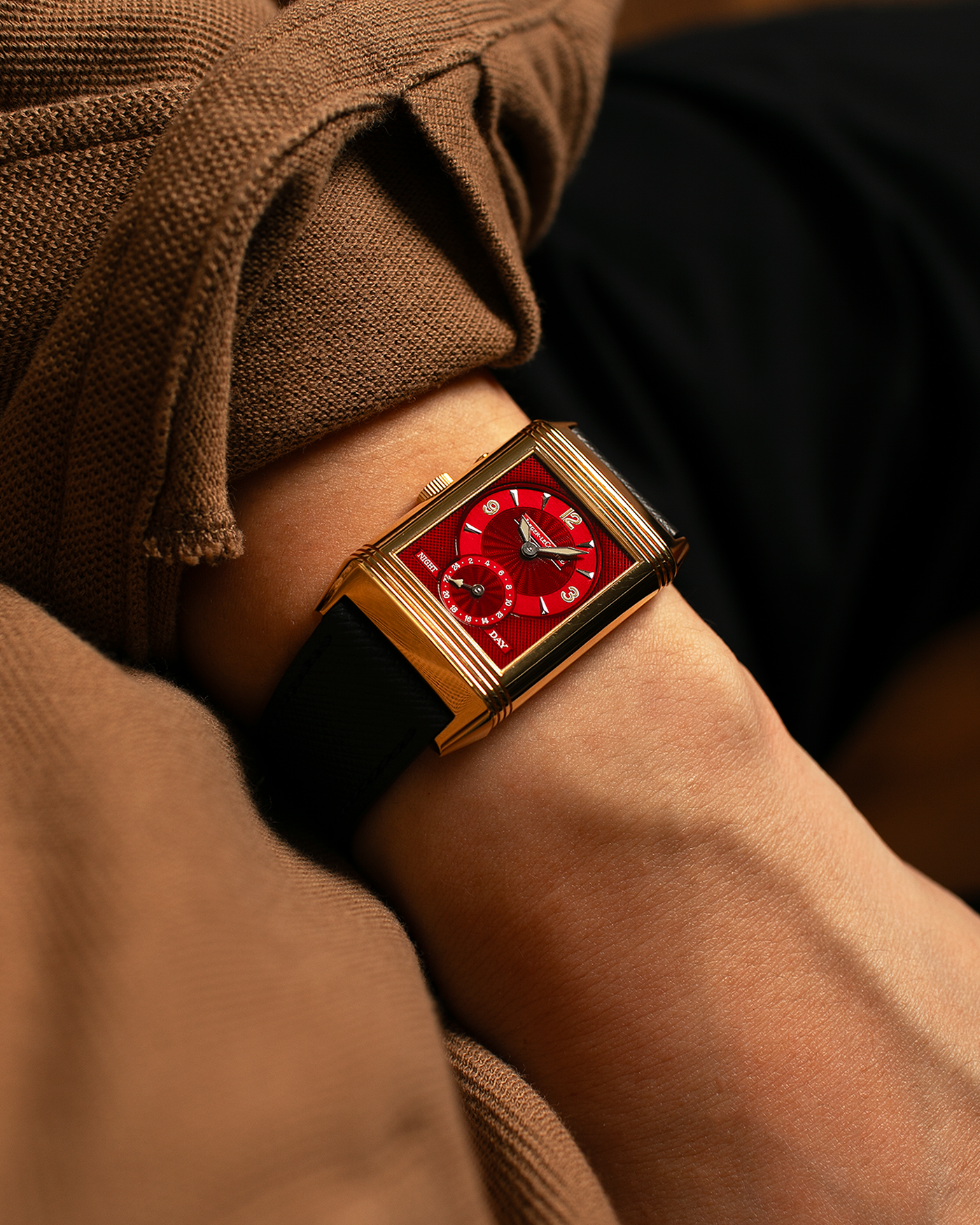 Brand: Jaeger-LeCoultre
Year: 1999
Model: Reverso Duoface Japan Edition Red, Limited Edition of 39 Pieces
Reference Number: 270.1.54
Material: 18-carat Yellow Gold
Movement: Jaeger-LeCoultre Cal. 854, Manual-Wind
Case Dimensions: 42mm (Including Lugs) x 26mm
Lug Width: 19mm
Strap: Molequin Navy Blue Textured Calf Strap with Signed 18-carat Yellow Gold Tang Buckle