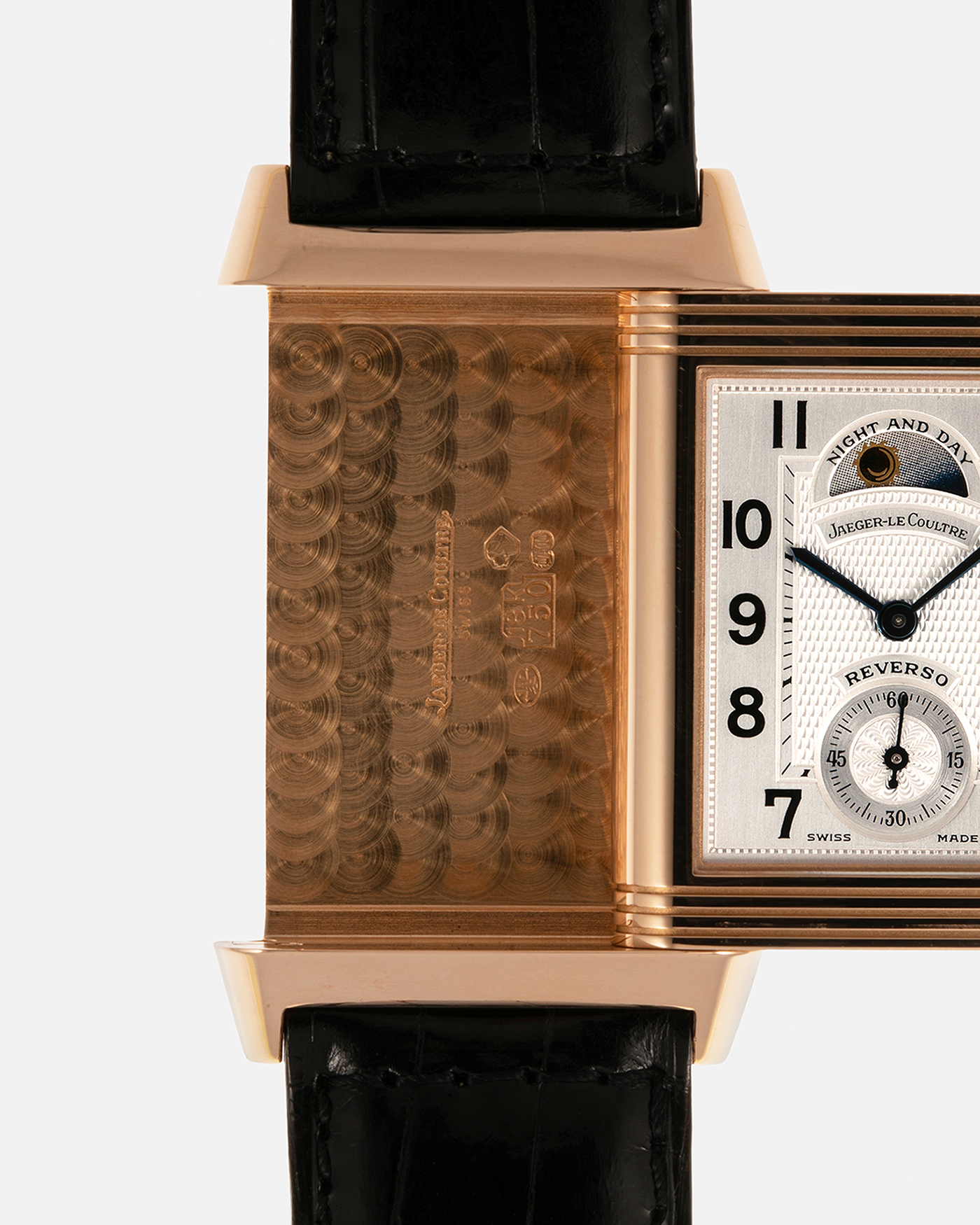 Brand: Jaeger LeCoultre
Year: 1998
Model: Reverso Géographique World Time Duoface, Limited to 500 pieces
Reference: 270.2.58
Material: 18-carat Rose Gold
Movement: Jaeger LeCoultre Cal. 858, Manual-Winding
Case Dimensions: 42mm (Including Lugs) x 26mm x 10mm
Lug Width: 19mm
Strap: Jaeger LeCoultre Black Alligator Leather Strap with Signed 18-carat Rose Gold Deployant Clasp