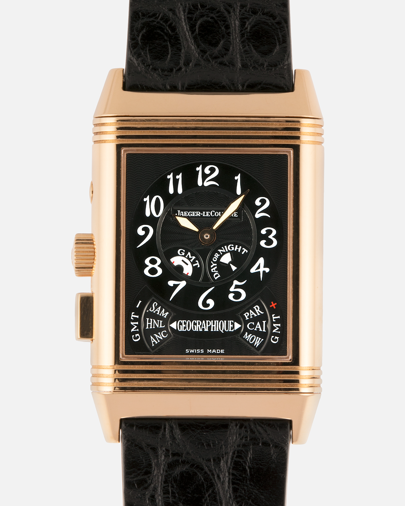 Brand: Jaeger LeCoultre
Year: 1998
Model: Reverso Géographique World Time Duoface, Limited to 500 pieces
Reference: 270.2.58
Material: 18k Rose Gold
Movement: Jaeger LeCoultre Cal. 858, Manual-Winding
Case Dimensions: 42mm (Including Lugs) x 26mm x 10mm
Lug Width: 19mm
Strap: Black Handdn Round-Scale Alligator Leather Strap with Jaeger-LeCoultre 18k Rose Gold Deployant Clasp