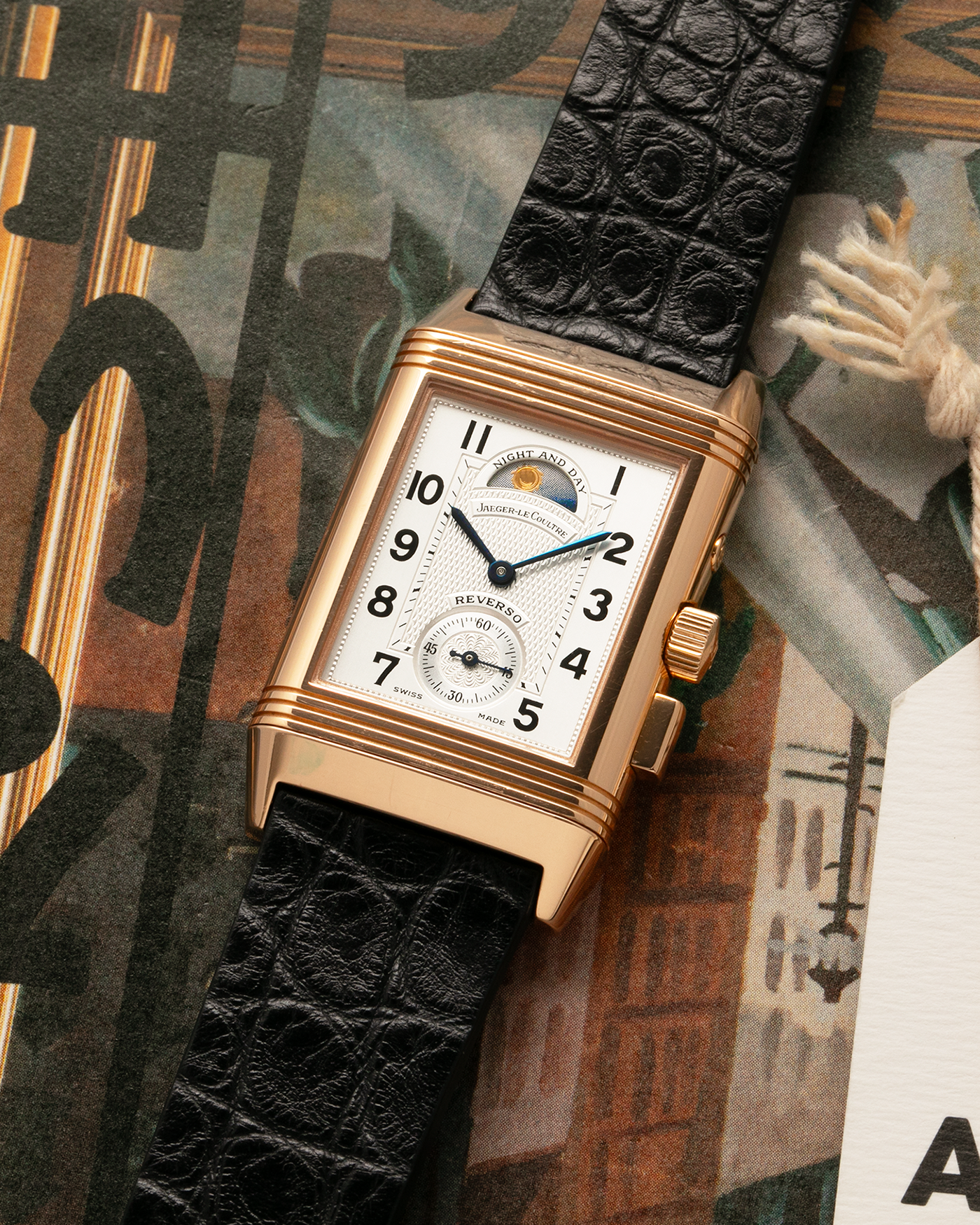 Brand: Jaeger LeCoultre
Year: 1998
Model: Reverso Géographique World Time Duoface, Limited to 500 pieces
Reference: 270.2.58
Material: 18k Rose Gold
Movement: Jaeger LeCoultre Cal. 858, Manual-Winding
Case Dimensions: 42mm (Including Lugs) x 26mm x 10mm
Lug Width: 19mm
Strap: Black Handdn Round-Scale Alligator Leather Strap with Jaeger-LeCoultre 18k Rose Gold Deployant Clasp