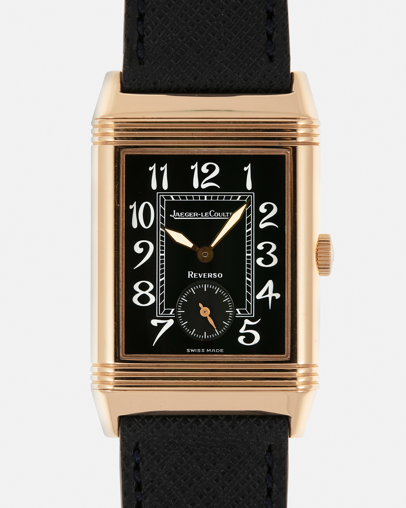 Brand: Jaeger LeCoultre Year: 2010s Model: Reverso Grand Taille ‘Art Deco‘ Reference: 270.2.62 Material: 18-carat Rose Gold Movement: Jaeger LeCoultre Cal. 822, Manual-Wind Case Diameter: 42mm x 26mm x 9.5mm Lug Width: 19mm Strap: Molequin Oxford Blue Textured Calf Leather Strap with Signed 18-carat Rose Gold Deployant Clasp