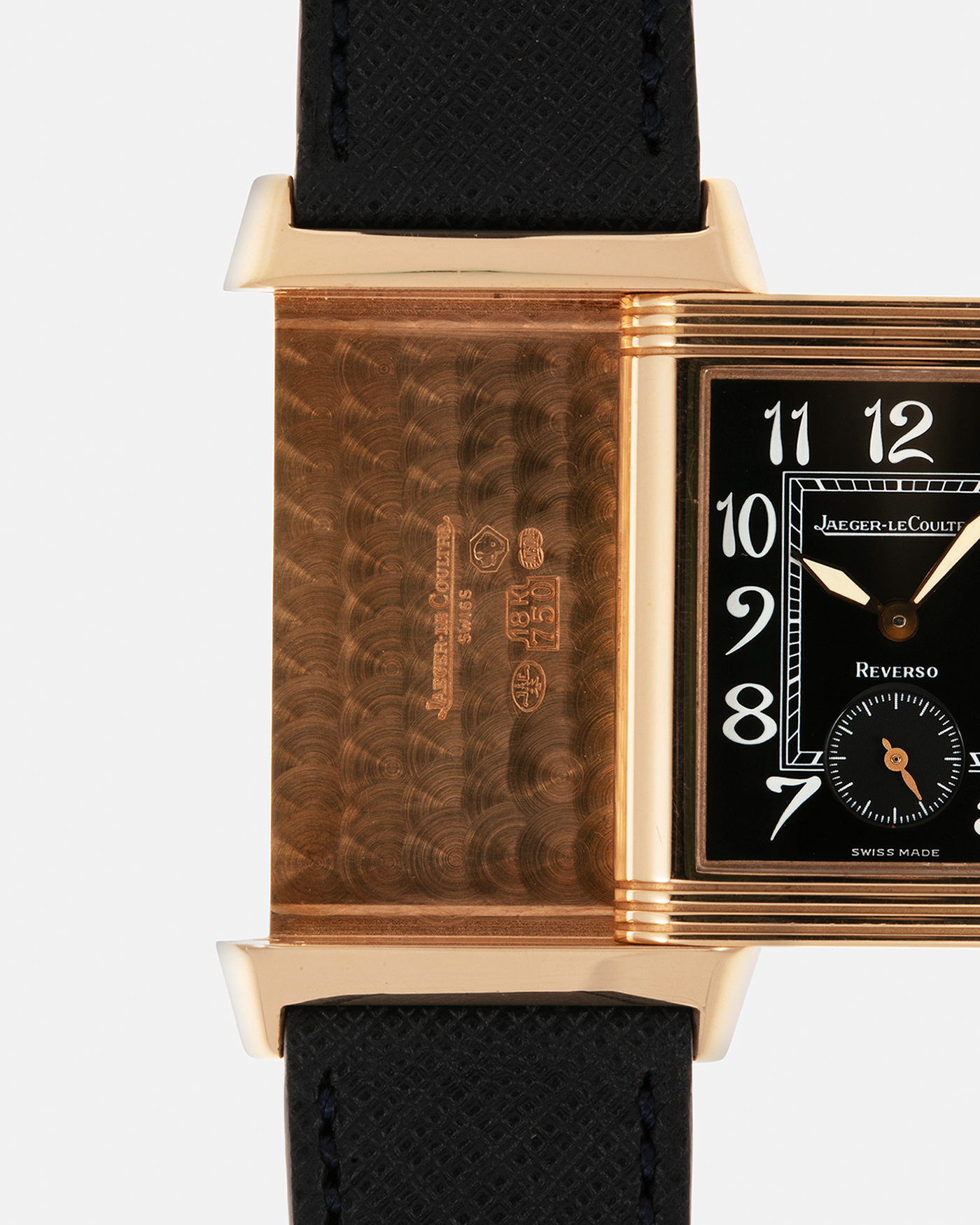Brand: Jaeger LeCoultre Year: 2010s Model: Reverso Grand Taille ‘Art Deco‘ Reference: 270.2.62 Material: 18-carat Rose Gold Movement: Jaeger LeCoultre Cal. 822, Manual-Wind Case Diameter: 42mm x 26mm x 9.5mm Lug Width: 19mm Strap: Molequin Oxford Blue Textured Calf Leather Strap with Signed 18-carat Rose Gold Deployant Clasp