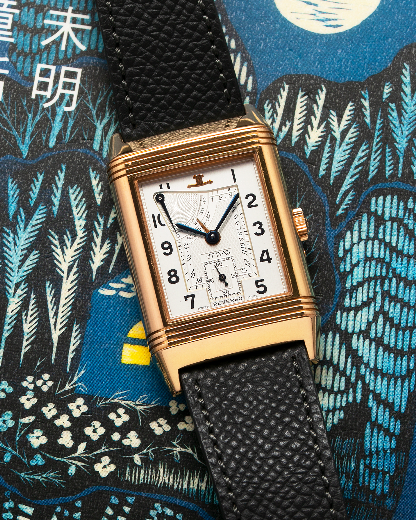 Brand: Jaeger LeCoultre Year: 1991 Model: Reverso Soixantième 60th Anniversary Ref. 270.2.64, Limited to 500 Pieces Reference: 270.2.64 Material: 18-carat Rose Gold Movement: JLC Cal. 824, Manual-Wind Case Diameter: 42mm x 26mm x 9.5mm Lug Width: 19mm Strap: Molequin Grey Textured Calf with Signed 18-carat Pink Gold Deployant Clasp