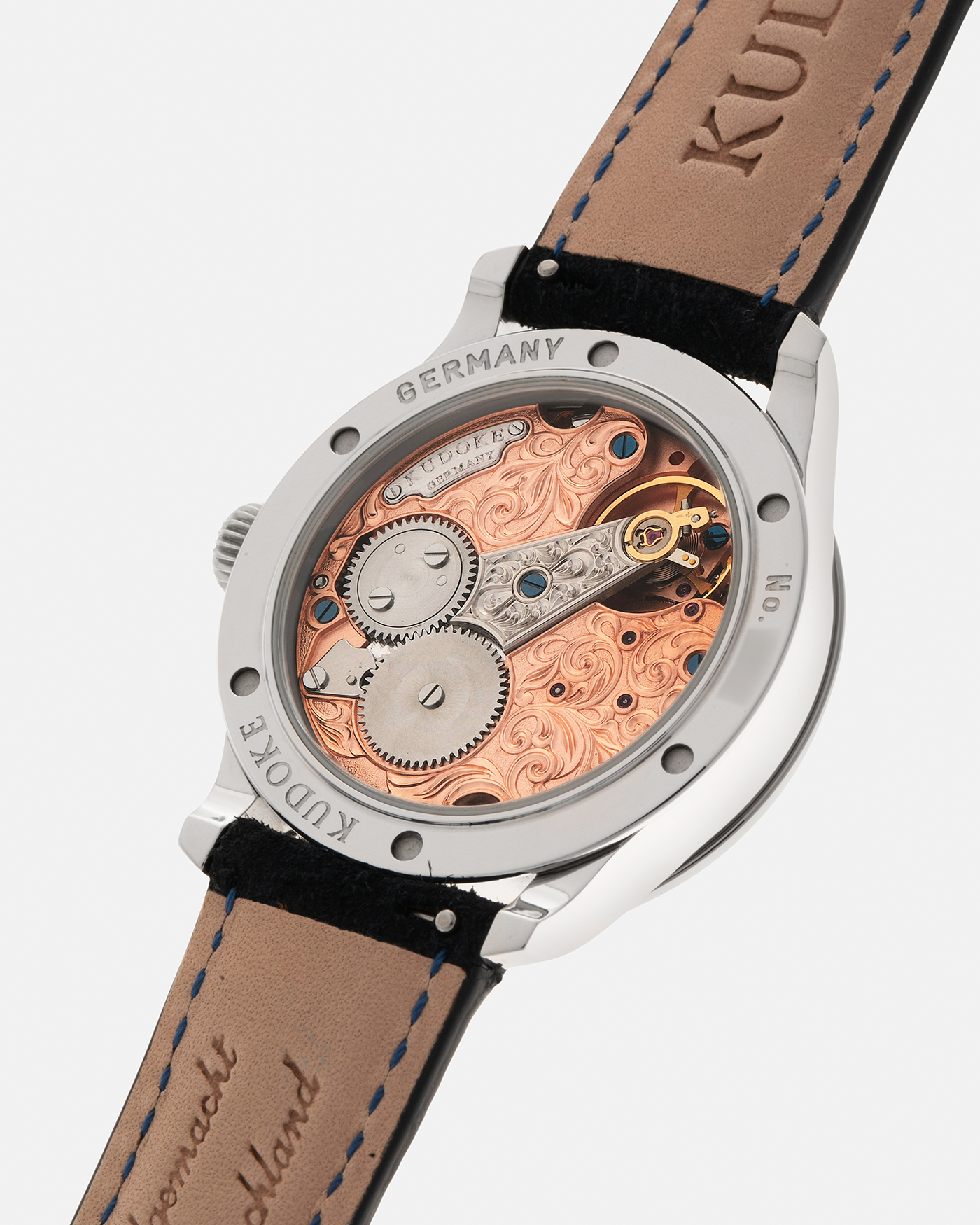 Brand: Kudoke
Year: 2022
Model: Kudoke 2 ‘Salmon’
Material: Stainless Steel
Movement: Kudoke Kaliber 1-24H, Manual-Winding
Case Dimensions: 39mm x 10.7mm (Lug-to-Lug 44mm)
Lug Width: 20mm
Strap: Kudoke Black Nubuck Leather Strap with Blue Contrast Stitching and Signed Stainless Steel Tang Buckle