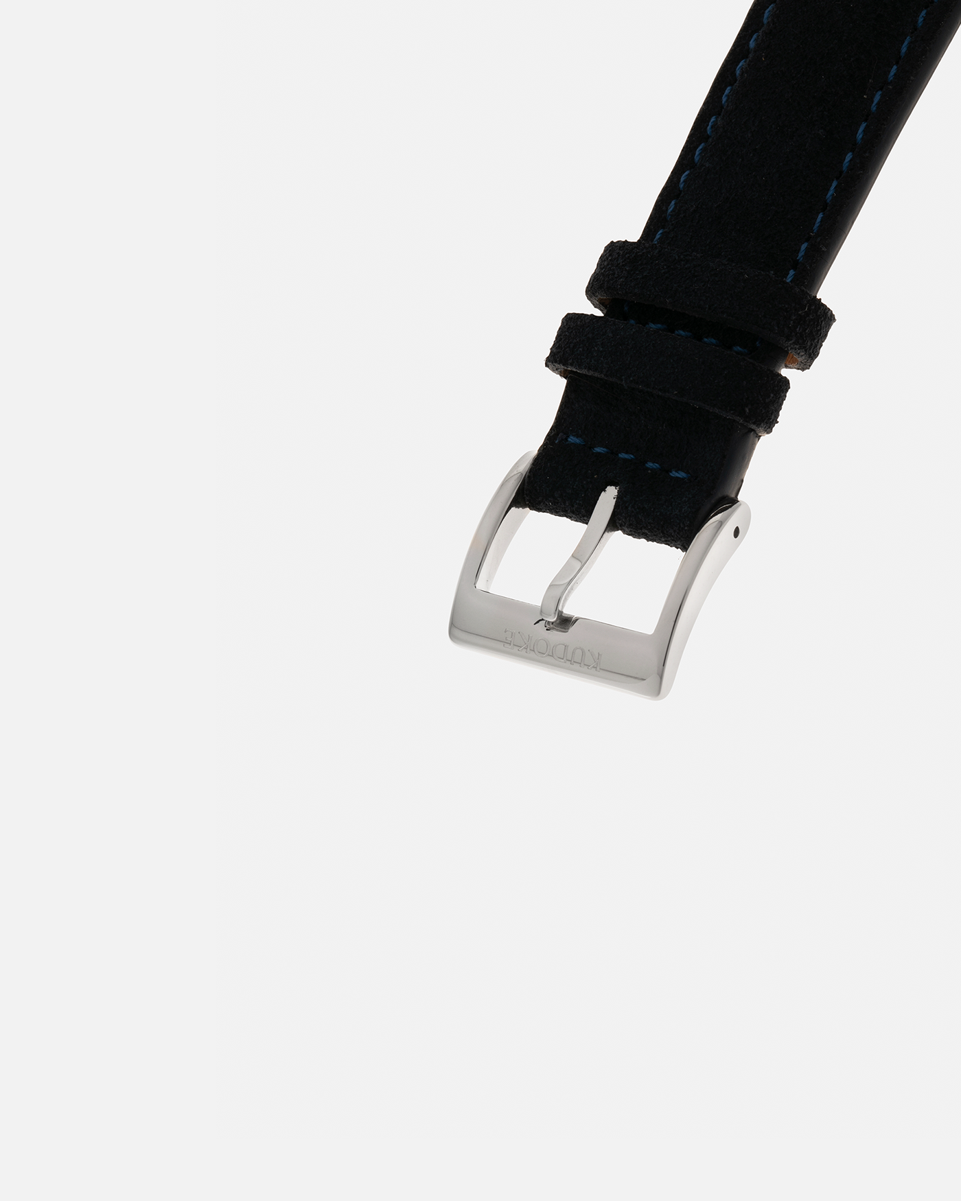 Brand: Kudoke
Year: 2022
Model: Kudoke 2 ‘Salmon’
Material: Stainless Steel
Movement: Kudoke Kaliber 1-24H, Manual-Winding
Case Dimensions: 39mm x 10.7mm (Lug-to-Lug 44mm)
Lug Width: 20mm
Strap: Kudoke Black Nubuck Leather Strap with Blue Contrast Stitching and Signed Stainless Steel Tang Buckle