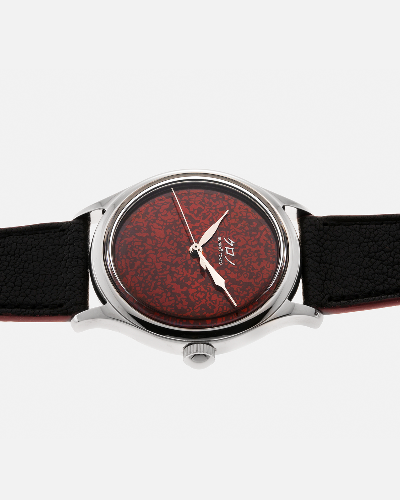 Brand: Kurono Tokyo Year: 2022 Model: Grand Urushi Aoyama (Set of 3), Limited Edition of 188 pieces each Material: Stainless Steel Case, Urushi Lacquer Dial Movement: Miyota 90S5, Self-Winding Case Diameter: 37mm Strap: Kurono Black Calf Leather Straps with Red / Green / Black Embellished Sides and Stainless Steel Tang Buckles
