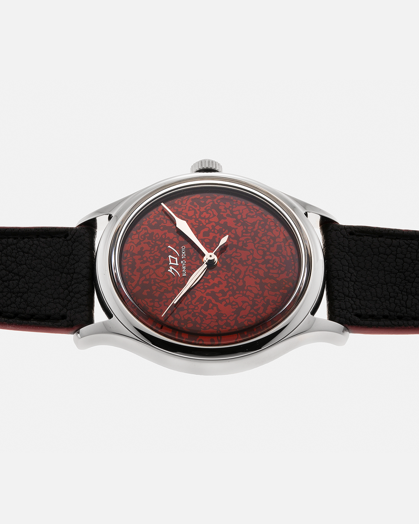 Brand: Kurono Tokyo Year: 2022 Model: Grand Urushi Aoyama (Set of 3), Limited Edition of 188 pieces each Material: Stainless Steel Case, Urushi Lacquer Dial Movement: Miyota 90S5, Self-Winding Case Diameter: 37mm Strap: Kurono Black Calf Leather Straps with Red / Green / Black Embellished Sides and Stainless Steel Tang Buckles