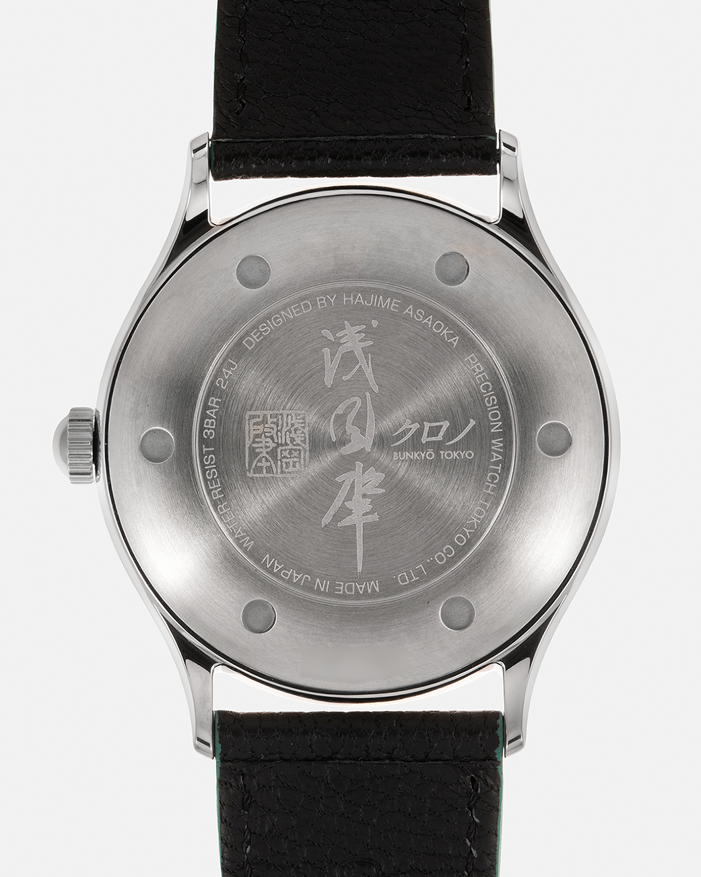 Brand: Kurono Tokyo Year: 2022 Model: Grand Urushi Aoyama (Set of 3), Limited Edition of 188 pieces each Material: Stainless Steel Case, Urushi Lacquer Dial Movement: Miyota 90S5, Self-Winding Case Diameter: 37mm Strap: Kurono Black Calf Leather Straps with Red / Green / Black Embellished Sides and Stainless Steel Tang Buckles