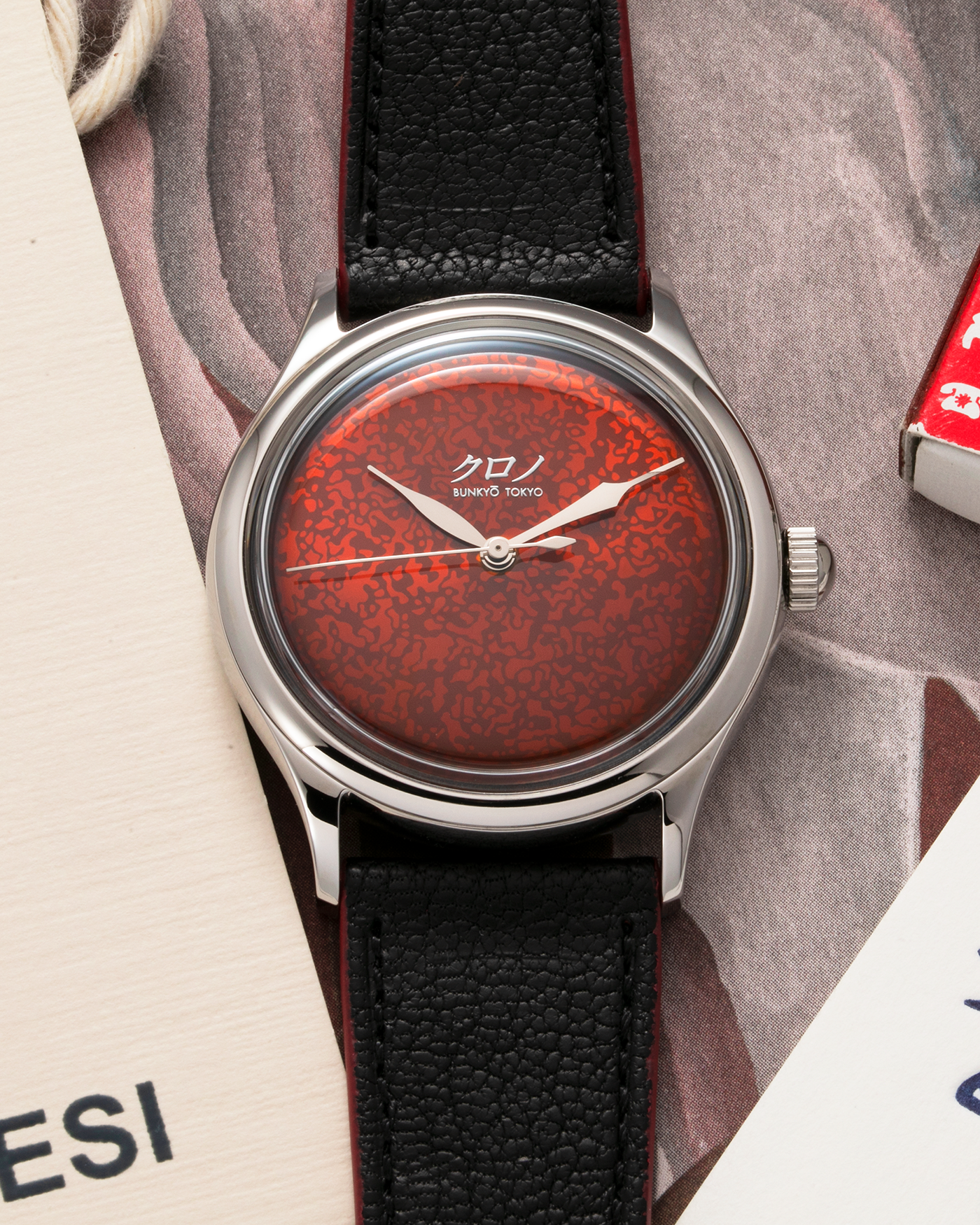 Brand: Kurono Tokyo Year: 2022 Model: Grand Urushi Aoyama (Set of 3), Limited Edition of 188 pieces each Material: Stainless Steel Case, Urushi Lacquer Dial Movement: Miyota 90S5, Self-Winding Case Diameter: 37mm Strap: Kurono Black Calf Leather Straps with Red / Green / Black Embellished Sides and Stainless Steel Tang Buckles