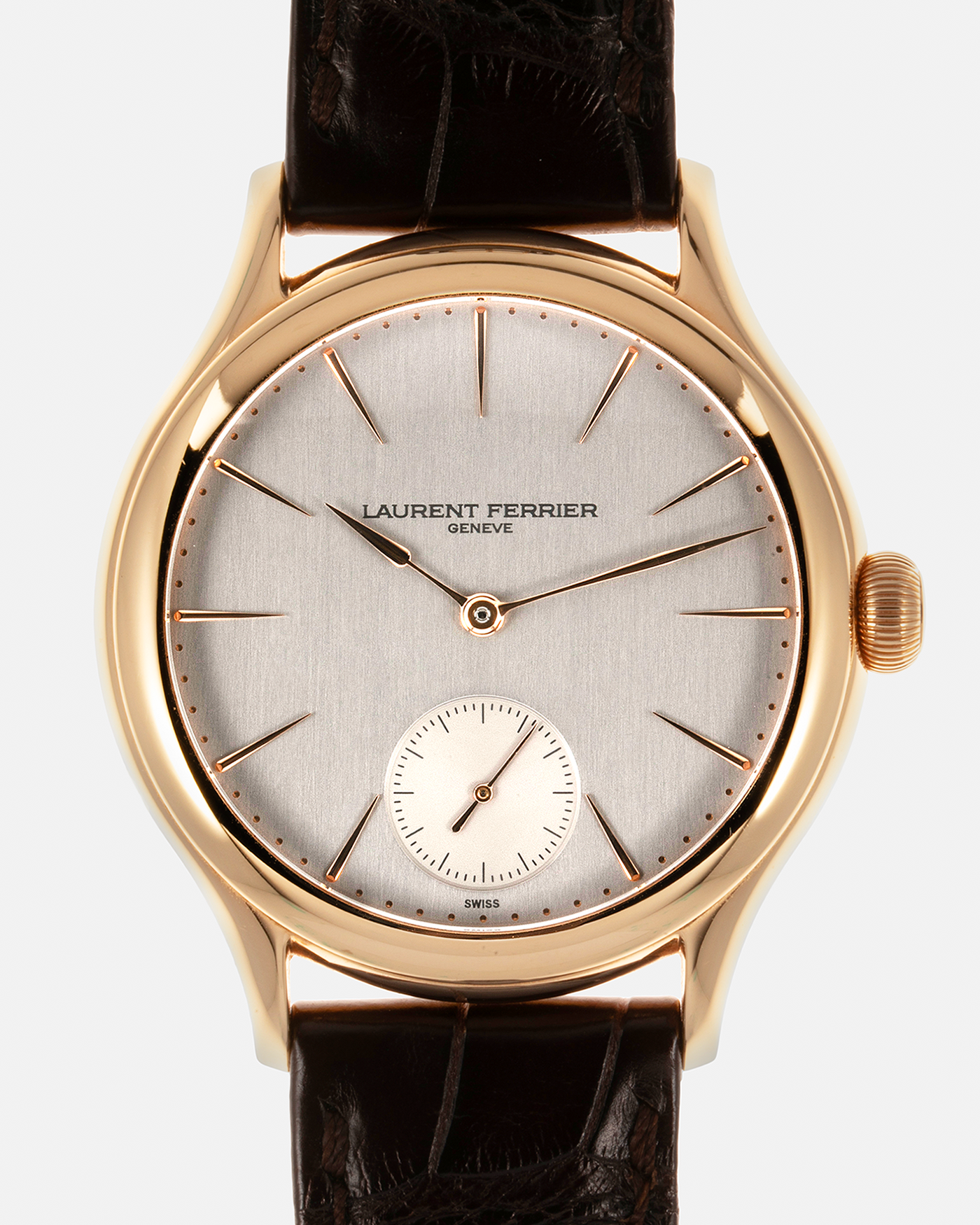 Brand: Laurent Ferrier Year: 2015 Model: Galet Classic Micro-Rotor Material: 18-carat Yellow Gold Movement: Cal. 229.01 Micro-Rotor, Self-Winding Case Diameter: 40mm Strap: Laurent Ferrier Brown Alligator Leather Strap with Signed 18-carat Rose Gold Tang Buckle