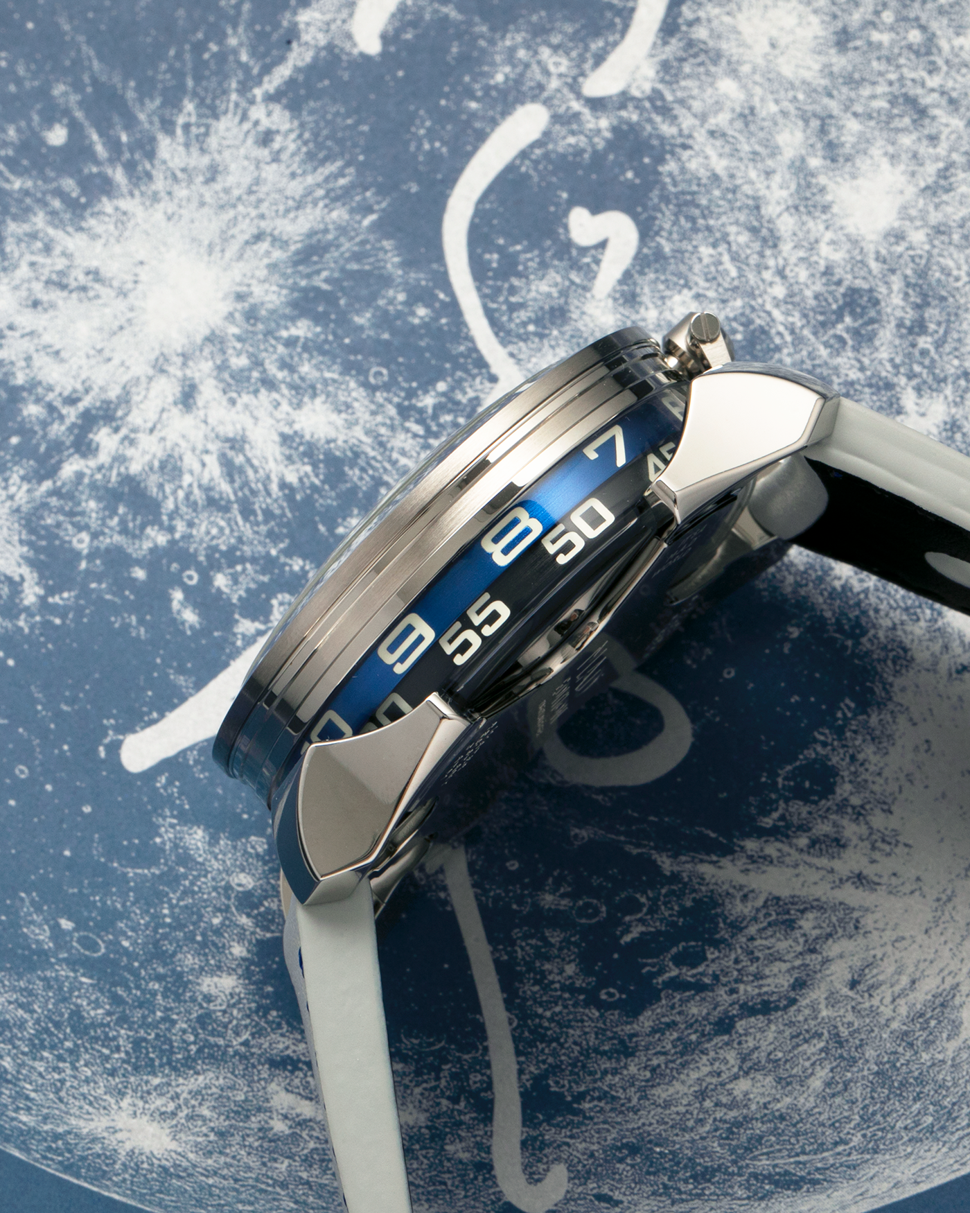 Brand: MB&F
Year: 2021
Model: MAD 1 Blue
Material: Stainless Steel and Titanium
Movement: Miyota Cal. 821A, Self-Winding
Case Dimensions: 42mm x 18.8mm (Lug-to-Lug 50.5mm)
Strap: MB&F White Grey Leather Rally Strap with Signed Stainless Steel Deployant 