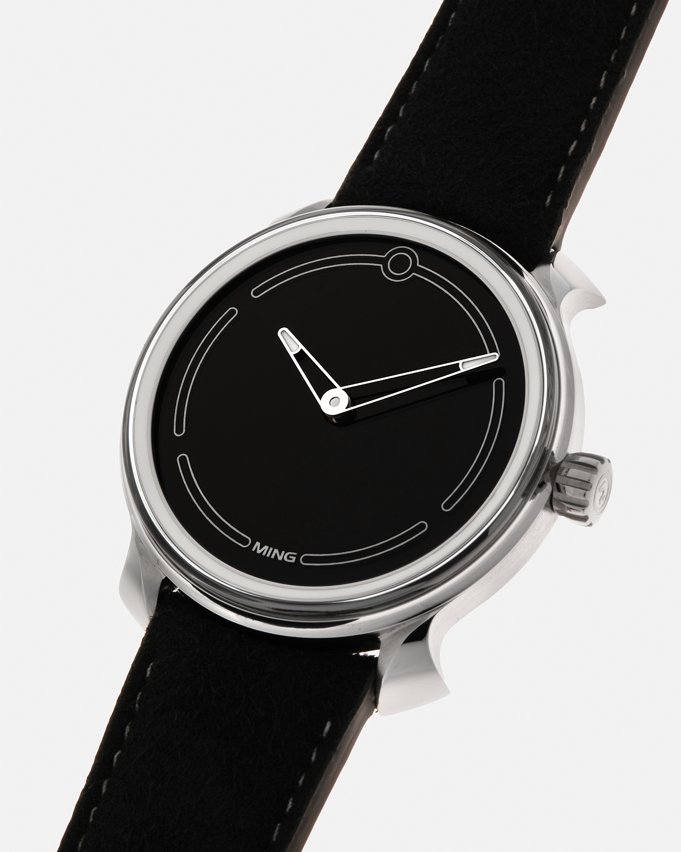 Brand: MING
Year: 2021
Model: 19.05
Material: Grade 5 Titanium
Movement: Schwarz-Etienne for MING Cal. ASE 200.1 Micro Rotor, Self-Winding
Case Diameter: 39mm x 10.9mm (Lug-to-Lug 43.9mm)
Lug Width: 20mm
Strap: Jean Rousseau Black Suede Leather Strap for MING with Signed Grade 5 Titanium Keeperless Flying Blade Buckle