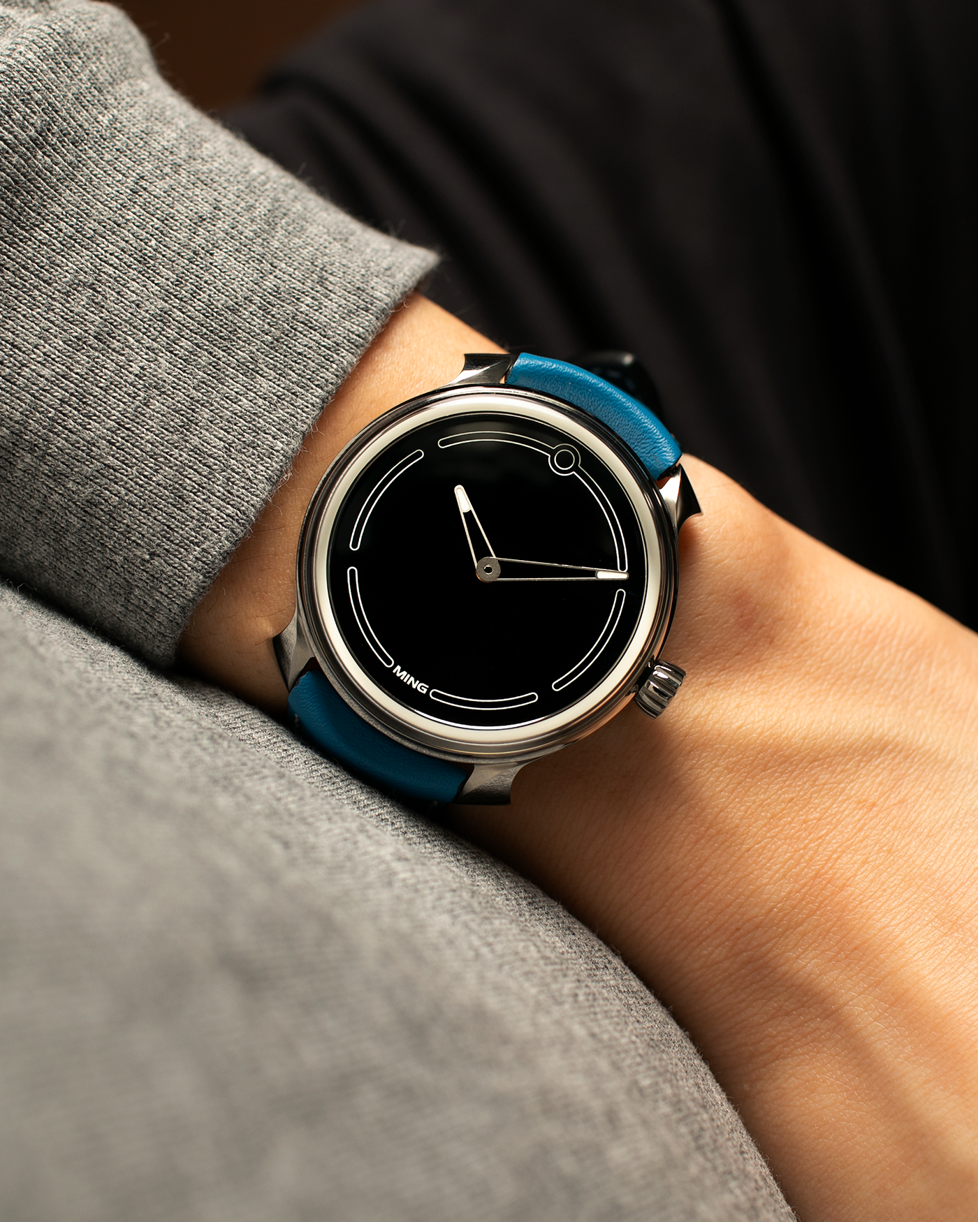 Brand: MING
Year: 2021
Model: 19.05, Limited to 15 Pieces
Material: Grade 5 Titanium
Movement: Schwarz-Etienne for MING Cal. ASE200.1, Manual-Winding
Case Dimensions: 39mm x 10.9mm (Lug-to-Lug 43mm)
Lug Width: 20mm
Strap/Bracelet: Jean Rousseau Sea Blue Calf Leather Strap for MING with Signed Grade 5 Titanium Tang Buckle, additional MING Universal Stainless Steel Bracelet