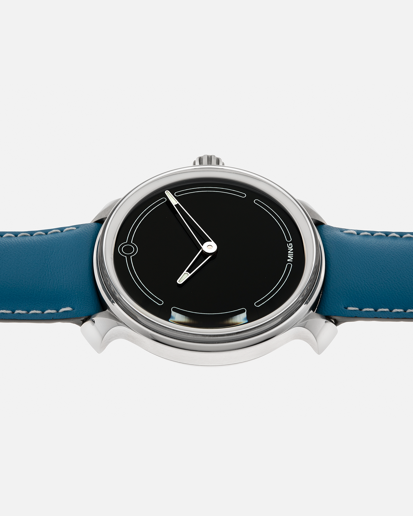 Brand: MING
Year: 2021
Model: 19.05, Limited to 15 Pieces
Material: Grade 5 Titanium
Movement: Schwarz-Etienne for MING Cal. ASE200.1, Manual-Winding
Case Dimensions: 39mm x 10.9mm (Lug-to-Lug 43mm)
Lug Width: 20mm
Strap/Bracelet: Jean Rousseau Sea Blue Calf Leather Strap for MING with Signed Grade 5 Titanium Tang Buckle, additional MING Universal Stainless Steel Bracelet