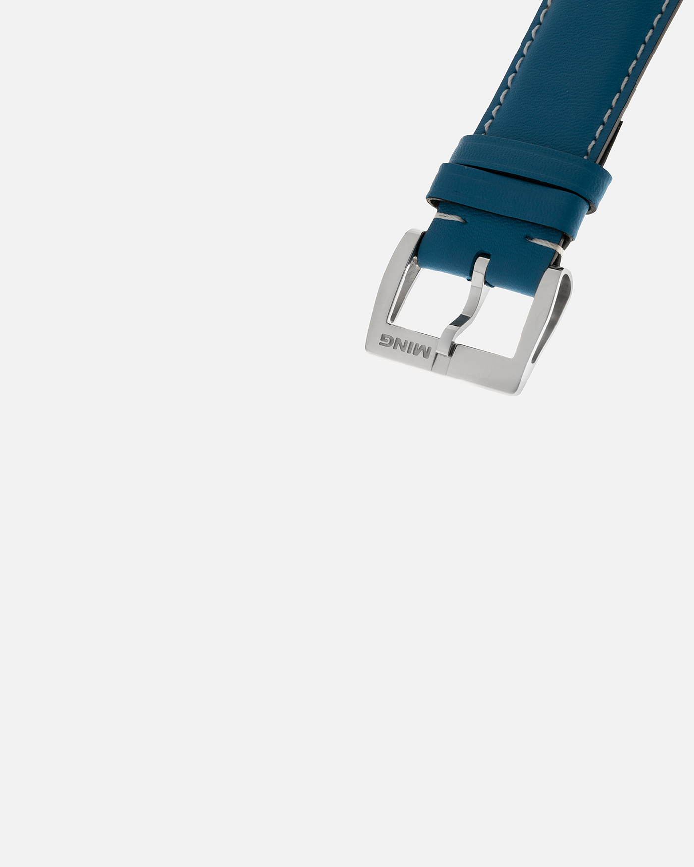 Brand: MING
Year: 2021
Model: 19.05, Limited to 15 Pieces
Material: Grade 5 Titanium
Movement: Schwarz-Etienne for MING Cal. ASE200.1, Manual-Winding
Case Dimensions: 39mm x 10.9mm (Lug-to-Lug 43mm)
Lug Width: 20mm
Strap/Bracelet: Jean Rousseau Sea Blue Calf Leather Strap for MING with Signed Grade 5 Titanium Tang Buckle, additional MING Universal Stainless Steel Bracelet