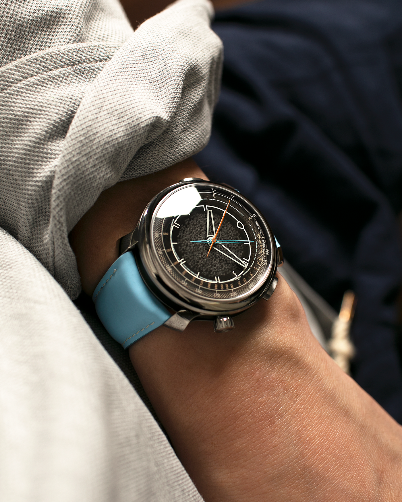Brand: MING
Year: 2023
Model: 20.01 Series II ‘Special Projects Cave’, Limited to 50 pieces
Material: Grade 5 Titanium Case, DLC-Coated Case Band, Grade 2 Titanium Dial Base
Movement: Agenhor for MING Agengraphe Cal. 6361.M1, Manual-Winding
Case Dimensions: 41.5mm x 14.2mm (Lug-to-Lug 46mm)
Lug Width: 22mm
Strap: Jean Rousseau Sky Blue Calf Leather Strap for MING with Signed Grade 5 Titanium Keeperless Flying Blade Buckle