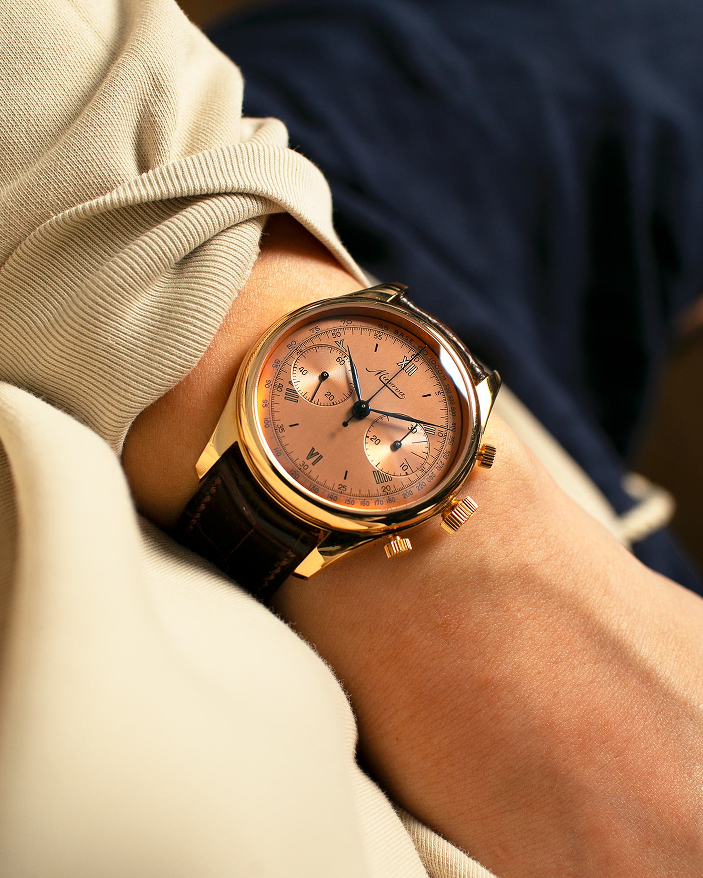 Brand: Minerva
Year: Early 2000s
Model: Chronograph ‘Salmon’
Reference Number: M132000
Material: 18-carat Rose Gold
Movement: Minerva Cal.13-20, Manual-Winding
Case Diameter: 40mm x 13mm (Lug-to-Lug 49mm)
Lug Width: 20mm
Strap: Minerva Dark Brown Alligator Leather Strap with Signed 18-carat Yellow Gold Tang Buckle