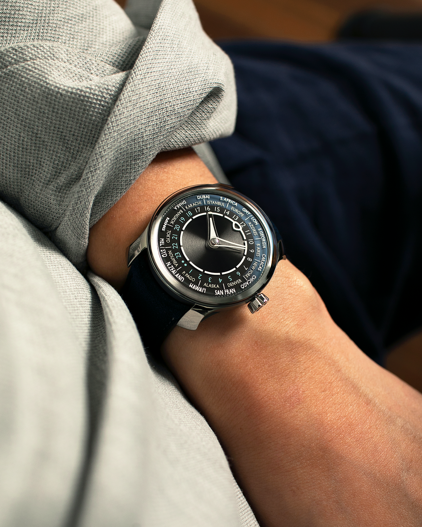 Brand: MING
Year: 2024 (Deliveries Began in March 2024)
Model: 29.01 World Timer, Limited Edition of 100 Pieces
Material: Grade 5 Titanium
Movement: Schwarz-Etienne for MING Cal. ASE 222, Manual-Winding Micro-Rotor
Case Dimensions: 40mm x 11.9mm (Lug-to-Lug 44.5mm)
Lug Width: 22mm
Strap: Jean Rousseau for MING Dark Navy Suede Leather Strap with Signed Titanium Keeperless Tang Buckle