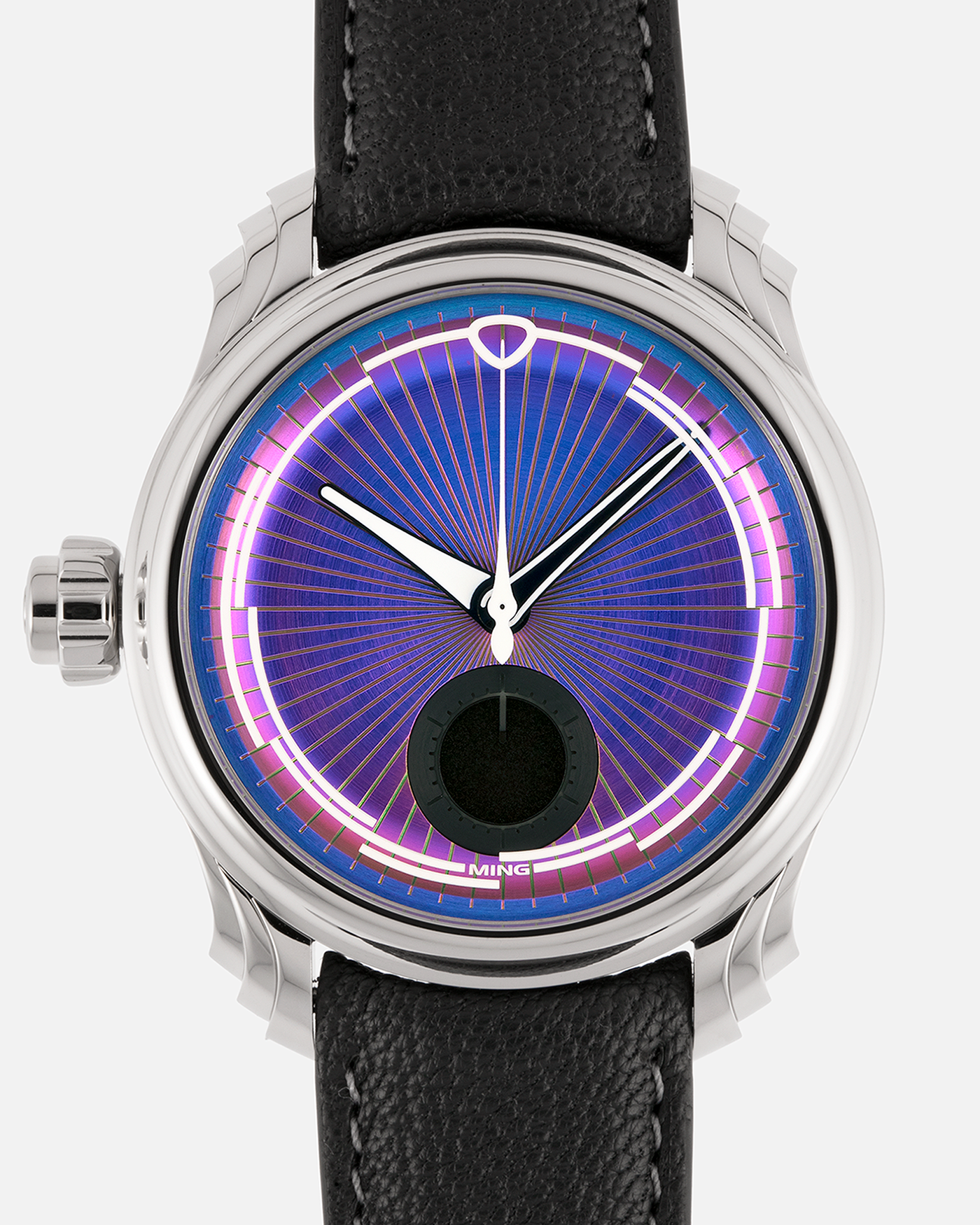 Brand: MING
Year: 2025
Model: 57.04 Iris
Material: Stainless Steel
Movement: Sellita for MING Cal. SW562.M1
Case Dimensions: 40mm Diameter and 11.85mm Thickness
Strap: MING Anthracite Goat Leather Strap with MING stainless steel buckle and Ming Stainless Steel Universal Bracelet