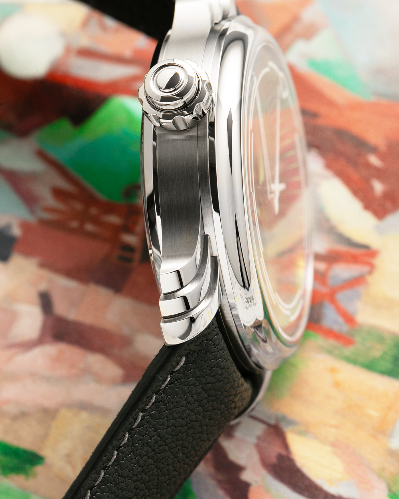 Brand: MING
Year: 2025
Model: 57.04 Iris
Material: Stainless Steel
Movement: Sellita for MING Cal. SW562.M1
Case Dimensions: 40mm Diameter and 11.85mm Thickness
Strap: MING Anthracite Goat Leather Strap with MING stainless steel buckle and Ming Stainless Steel Universal Bracelet