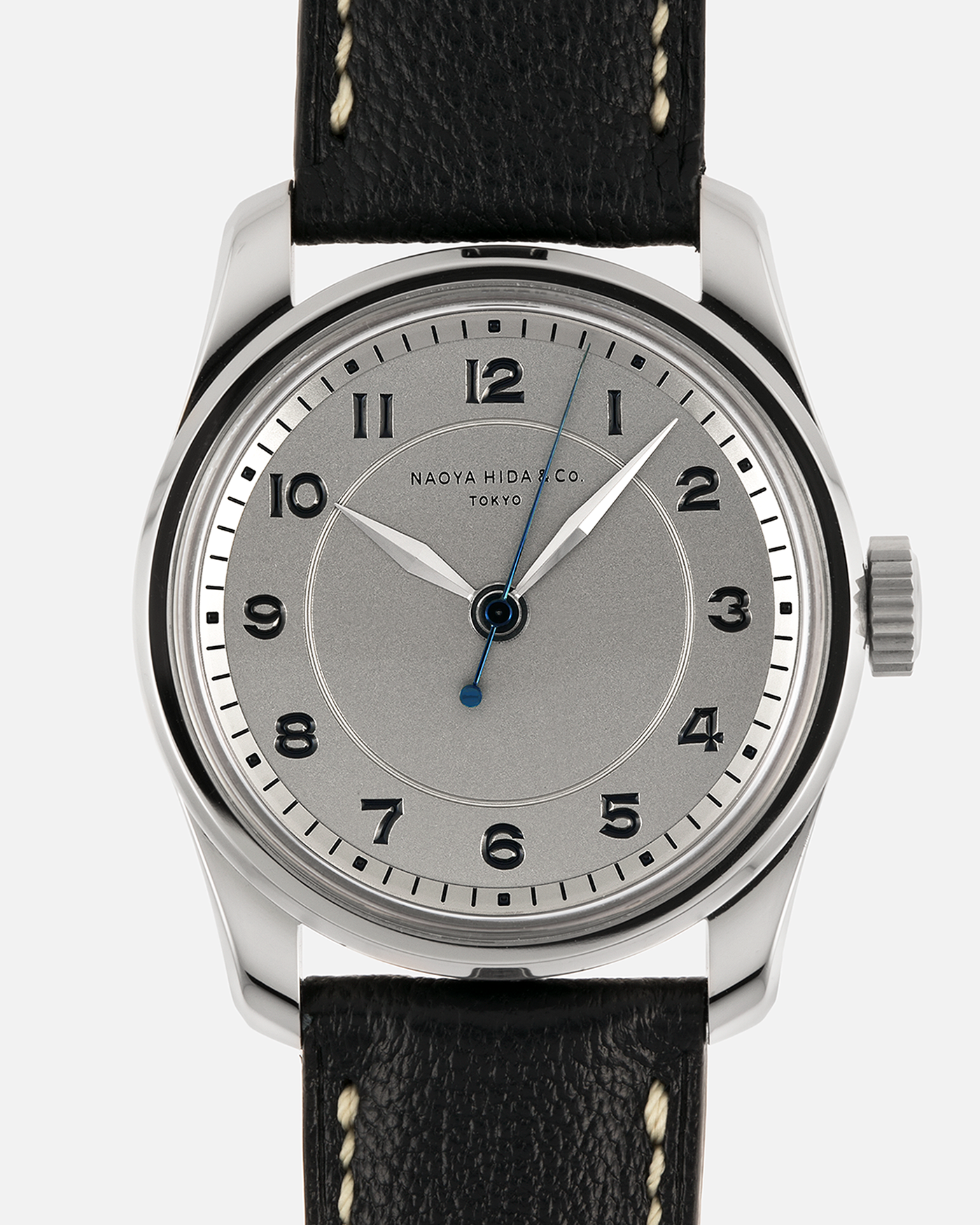 Brand: Naoya Hida
Year: 2024
Model: NH Type 4A
Material: 904L Stainless Steel Case, German Silver Dial
Movement: NH Calibre 3020SS (Based on Valjoux Cal. 7750), Manual-Winding
Case Dimensions: 36mm Diameter 11mm Thickness
Lug Width: 20mm
Strap: Jean Rousseau Dark Blue Leather Strap with Signed 904L Stainless Steel Tang Buckle
