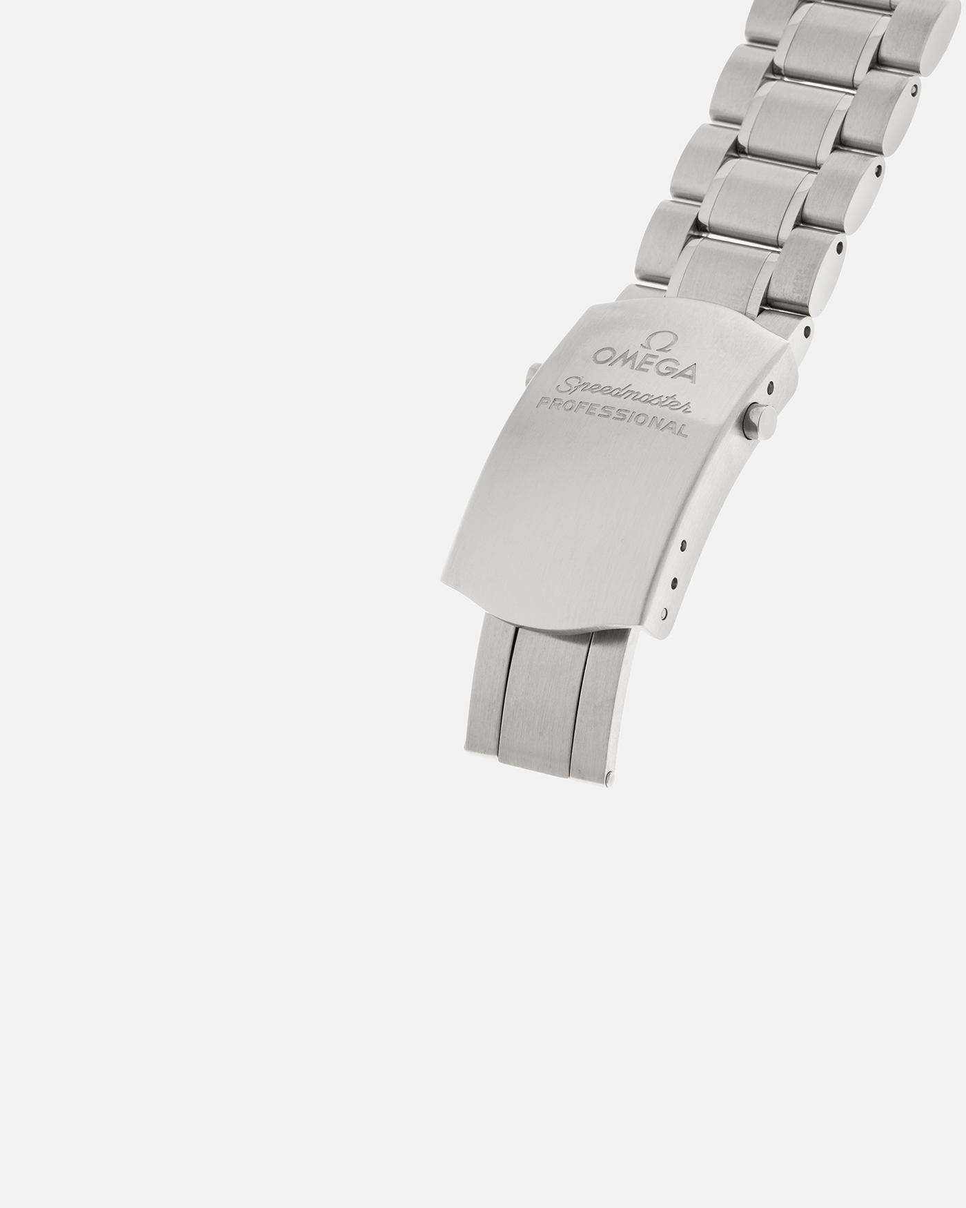 Brand: Omega
Year: 2017
Model: Speedmaster Professional Alaska Project
Reference: 311.32.42.30.04.001
Material: Stainless Steel
Movement: Omega in-house Cal. 1861, Self-Winding
Case Dimensions: 42mm x 13mm (Lug-to-Lug 48mm)
Lug Width: 20mm
Bracelet/Strap: Omega Stainless Steel Bracelet, Omega Alaska Project Fabric Velcro Straps