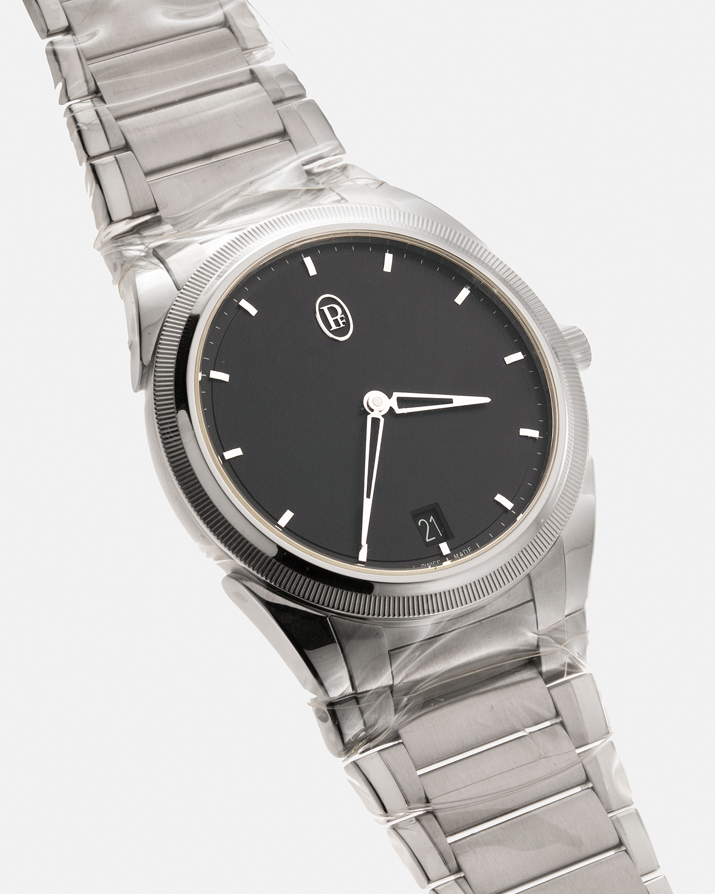 Brand: Parmigiani Fleurier Year: 2022 Model: Tonda PF Material: Stainless Steel Case, Platinum Micro-Rotor Movement: Cal. PF 703 Micro-Rotor, Self-Winding Case Diameter: 40mm Strap: Parmigiani Integrated Stainless Steel Bracelet with Signed Clasp