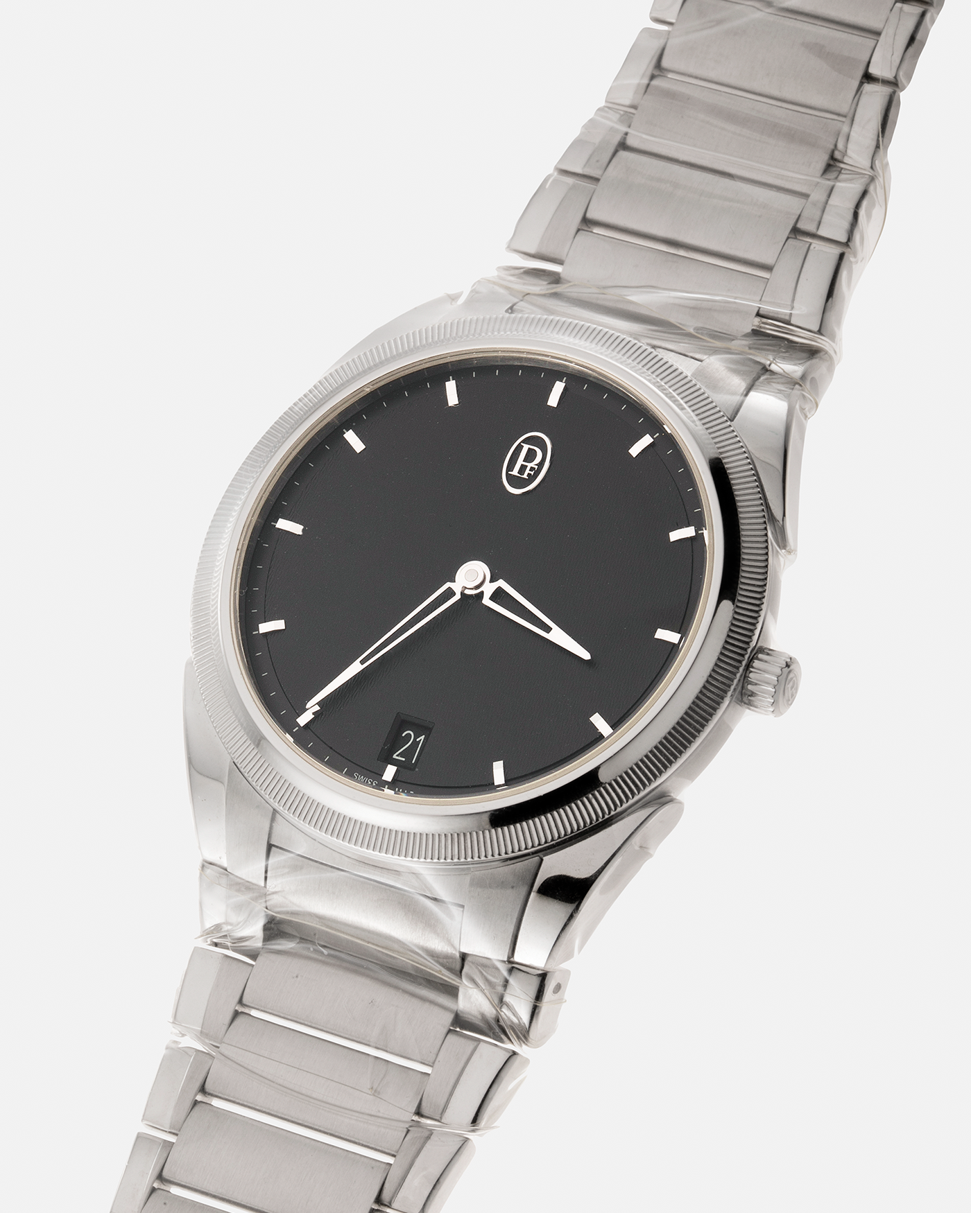 Brand: Parmigiani Fleurier Year: 2022 Model: Tonda PF Material: Stainless Steel Case, Platinum Micro-Rotor Movement: Cal. PF 703 Micro-Rotor, Self-Winding Case Diameter: 40mm Strap: Parmigiani Integrated Stainless Steel Bracelet with Signed Clasp
