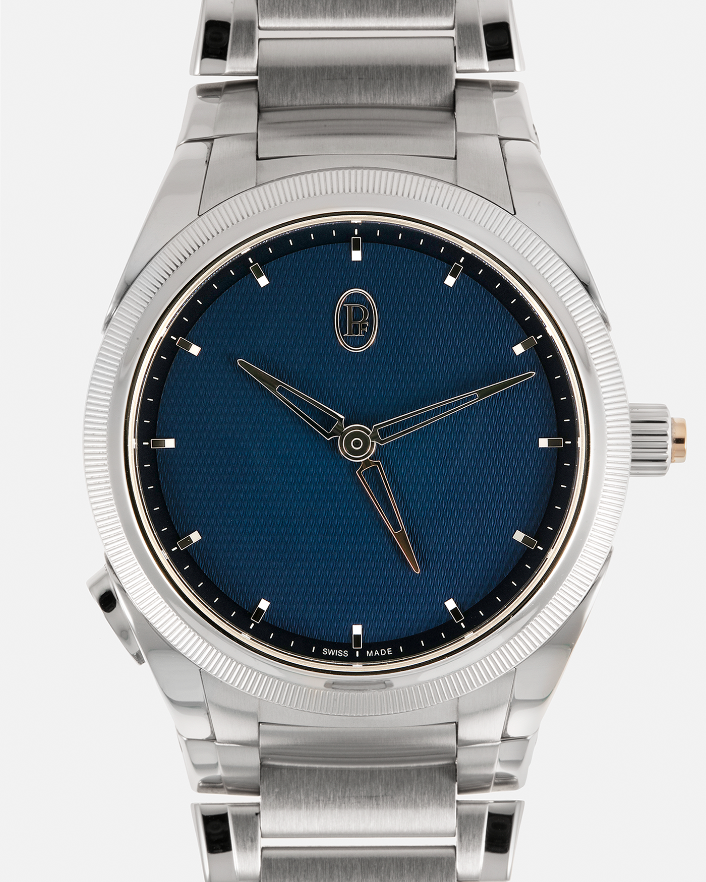 Brand: Parmigiani Fleurier Year: 2023 Model: Tonda PF GMT Rattrapante Case Material: Stainless Steel, 18-carat Rose Gold Micro-Rotor, Hour Hand and Crown Pusher Movement: Parmigiani Fleurier Cal. PF 051 Micro-Rotor, Self-Winding Case Dimensions: 40mm x 10.4mm Bracelet: Parmigiani Fleurier Integrated Stainless Steel Bracelet with Signed Deployant Clasp