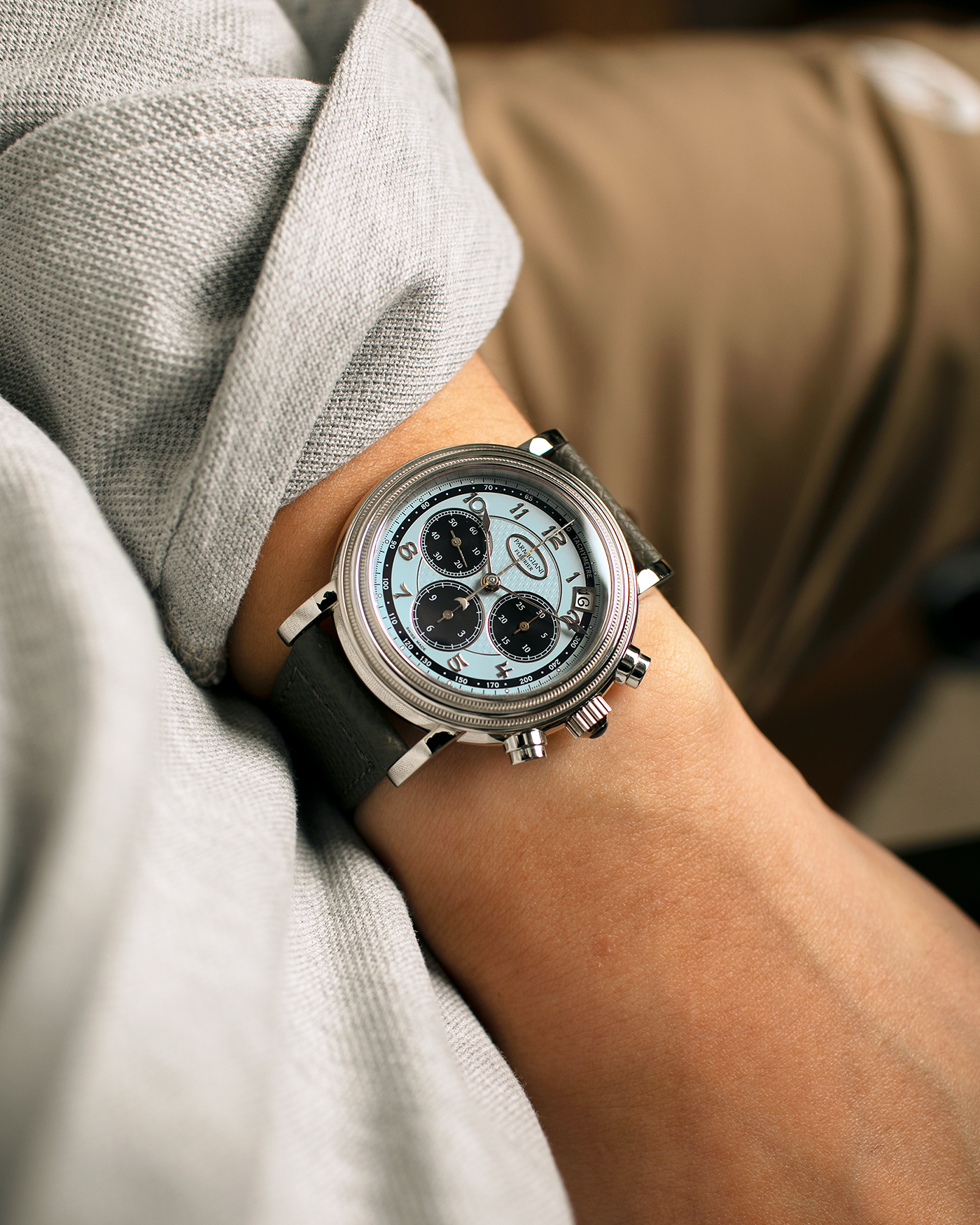 Brand: Parmigiani Fleurier
Year: 2003
Model: Toric Chronograph
Reference: PF006783
Material: Platinum 950
Movement: Parmigiani Fleurier Cal. PF400z (Based on Zenith El Primero 400z), Self-Winding
Case Dimensions: 40mm
Lug Width: 20mm
Strap: Phillips Bacs & Russo Taupe Textured Calf Leather Strap with Signed Platinum 950 Tang Buckle, with extra Parmigiani Fleurier Black Alligator Leather Strap
