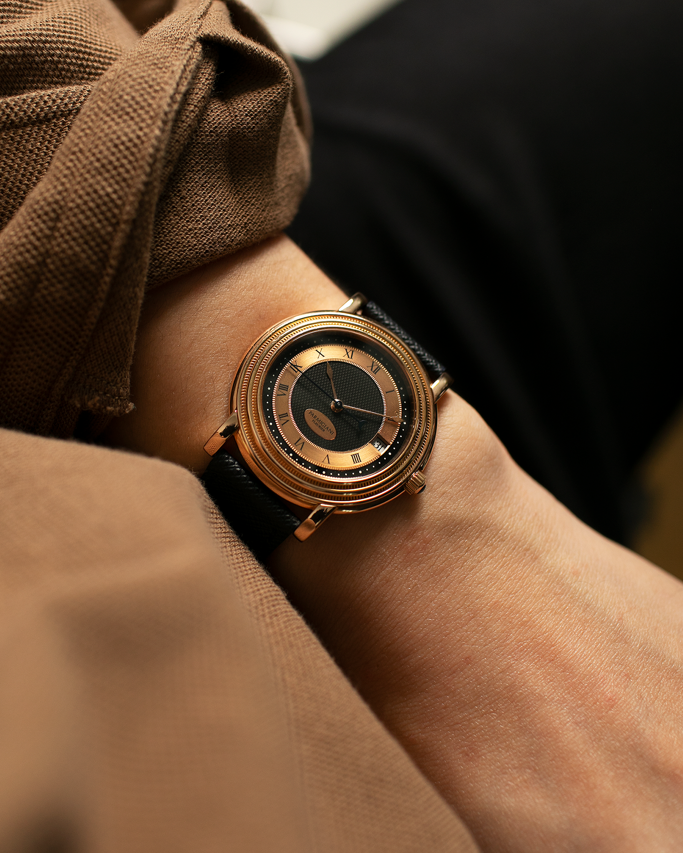 Brand: Parmigiani Fleurier Year: 1990’s Model: Toric Automatic Material: 18-carat Rose Gold Movement: PF Cal. 13301, Self-Winding Case Diameter: 40mm Lug Width: 20mm Strap: Molequin Navy Textured Calf Leather Strap with Signed 18-carat Rose Gold Tang Buckle