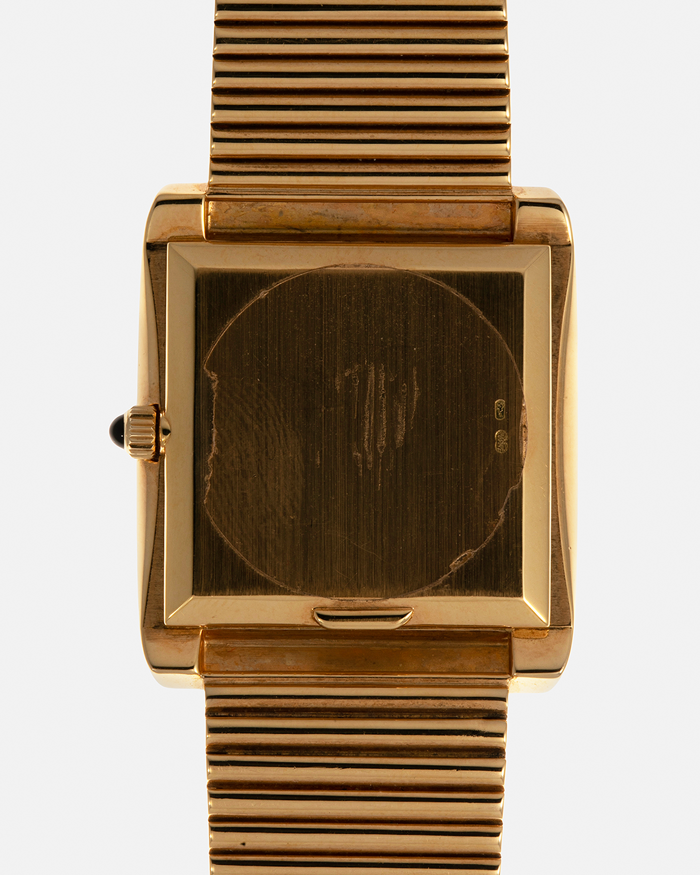 Brand: Patek Philippe
Year: 1976
Model: Gondolo
Reference Number: 3733J
Material: 18-carat Yellow Gold Case, Black Onyx Stone Dial
Movement: Patek Philippe Cal. 215, Manual-Winding
Case Dimensions: 29mm x 33mm (Including Lugs) x 6.5mm
Bracelet: Patek Philippe Ribbed Integrated Bracelet in 18-carat Yellow Gold with Signed Clasp