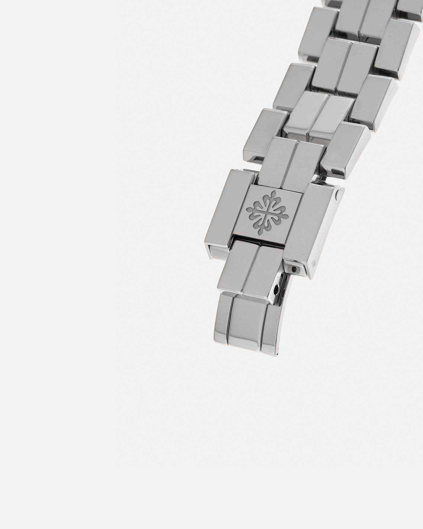 Brand: Patek Philippe
Year: 2000
Model: Aquanaut
Reference Number: 5065A
Material: Stainless Steel
Movement: Patek Philippe Cal. 315 SC. Self-Winding
Case Dimensions: 38mm x 8.2mm (Lug-to-Lug 44mm)
Lug Width: 19mm
Bracelet: Patek Philippe Multi-Link Stainless Steel Bracelet  