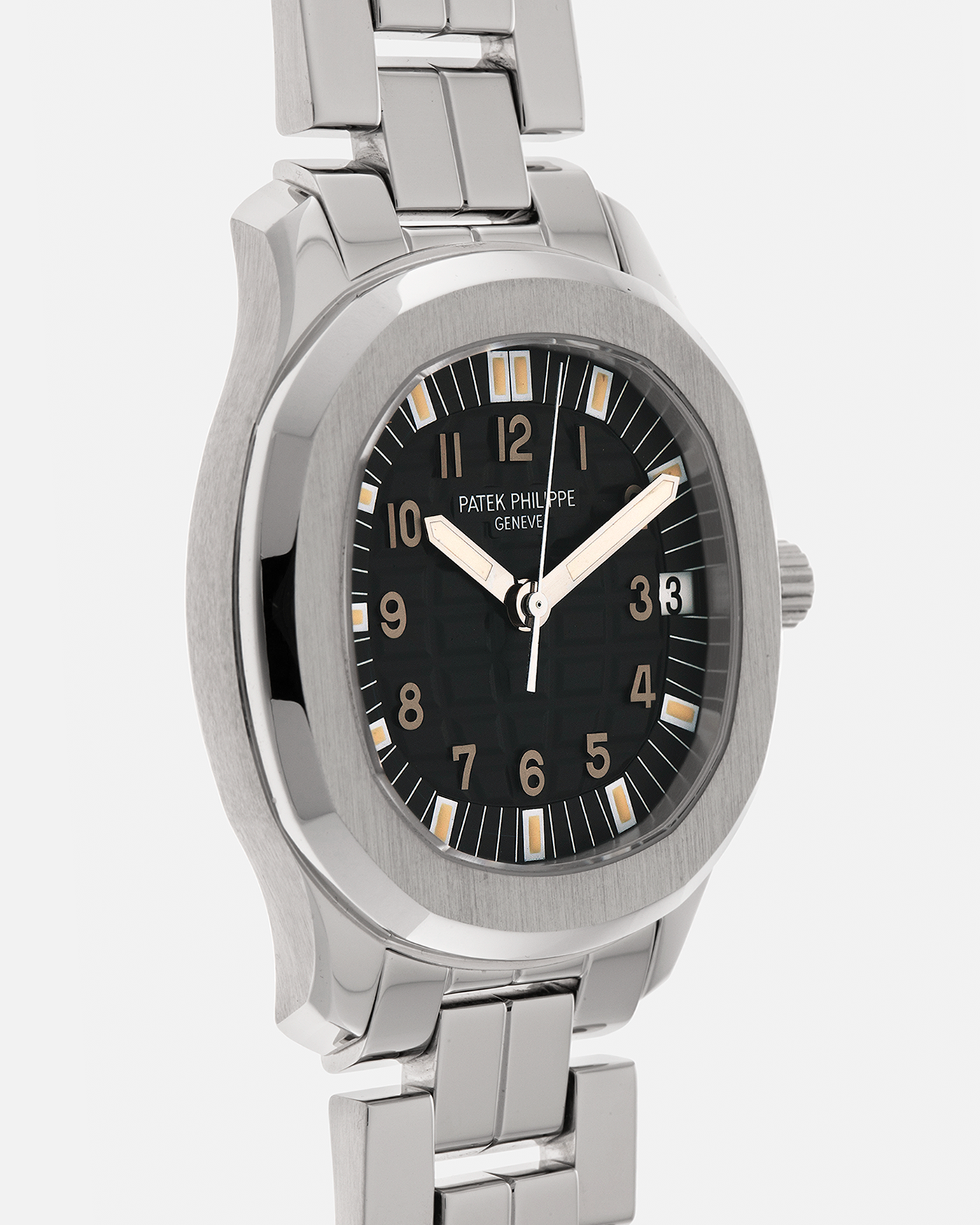 Brand: Patek Philippe
Year: 2000
Model: Aquanaut
Reference Number: 5065A
Material: Stainless Steel
Movement: Patek Philippe Cal. 315 SC. Self-Winding
Case Dimensions: 38mm x 8.2mm (Lug-to-Lug 44mm)
Lug Width: 19mm
Bracelet: Patek Philippe Multi-Link Stainless Steel Bracelet  