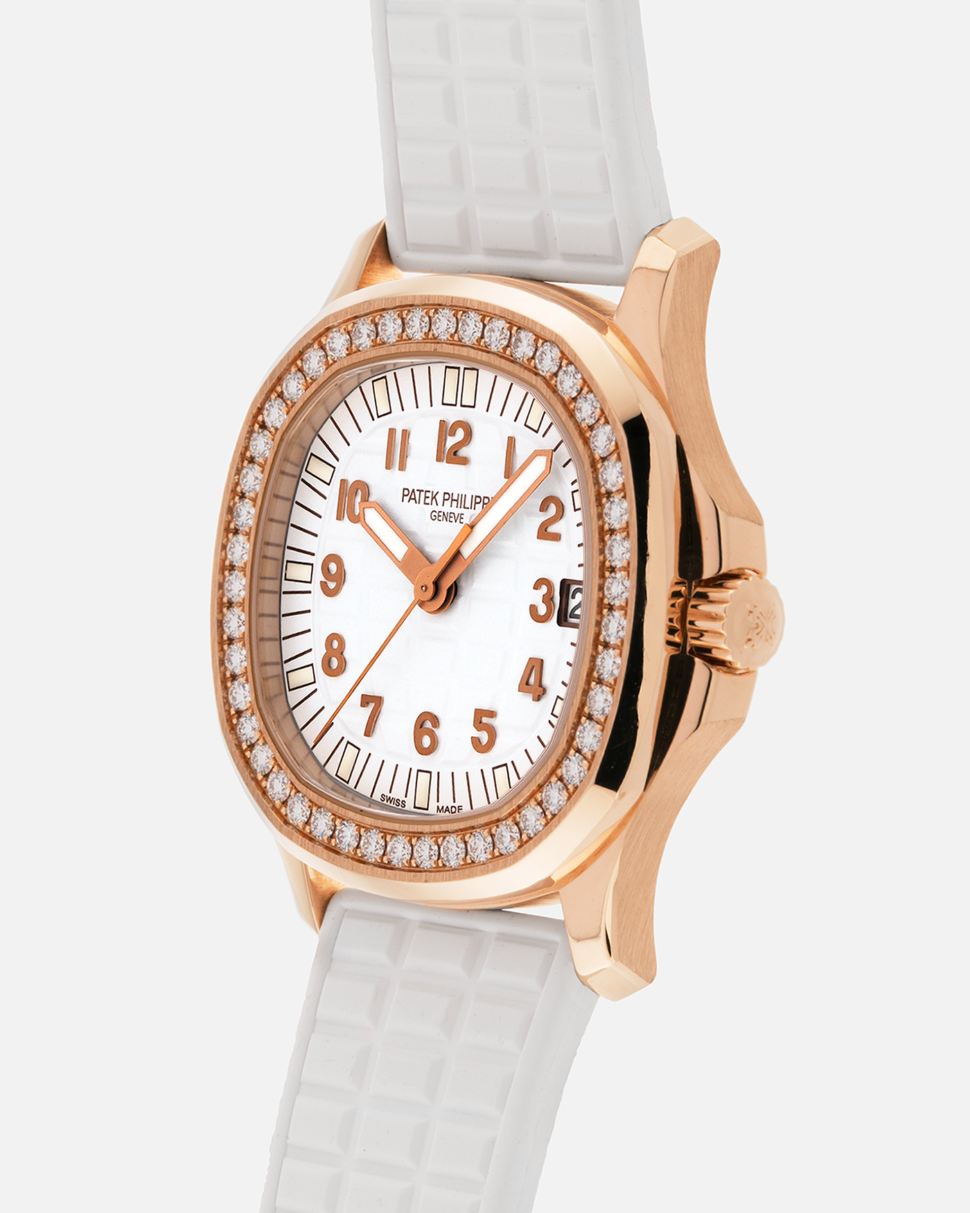 Brand: Patek Philippe
Year: 2015
Model: Aquanaut
Reference Number: 5068R-010
Material: 18k Rose Gold
Movement: Patek Philippe Cal. 324 SC. Self-Winding
Case Dimensions: 35.6mm Diameter 8.5mm Thickness
Strap: Patek Philippe White Rubber Strap and Patek Philippe 18k Rose Gold Deployant Buckle