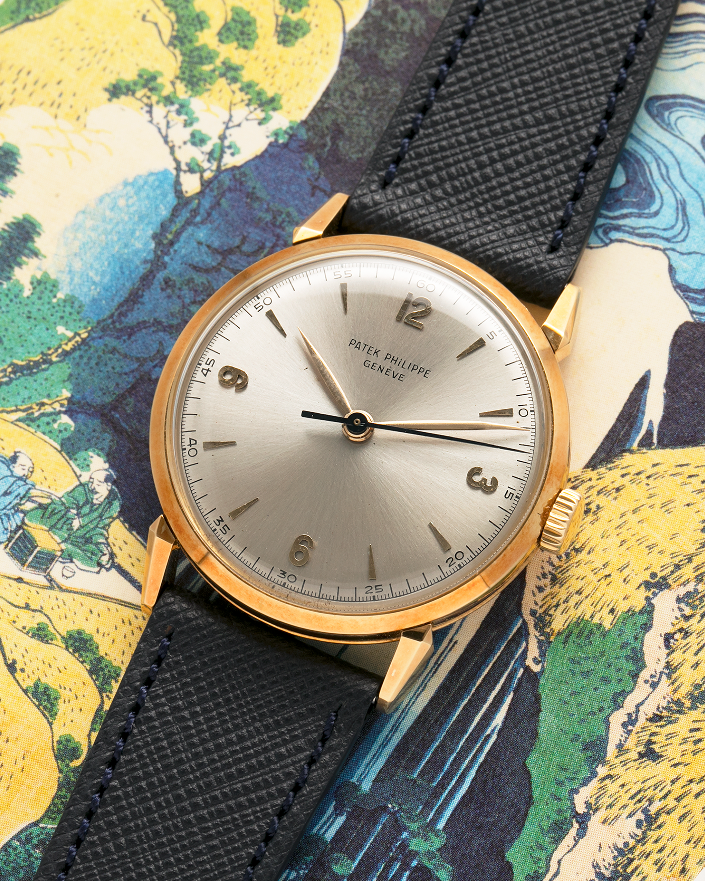 Brand: Patek Philippe
Year: 1952
Reference: 1578
Material: 18-carat Yellow Gold
Movement: Patek Philippe Cal. 27-SC, Manual-Winding
Case Dimensions: 35mm x 10mm (Lug-to-Lug 40.5mm)
Lug Width: 20mm
Strap: Molequin Dark Navy Textured Calf Leather Strap