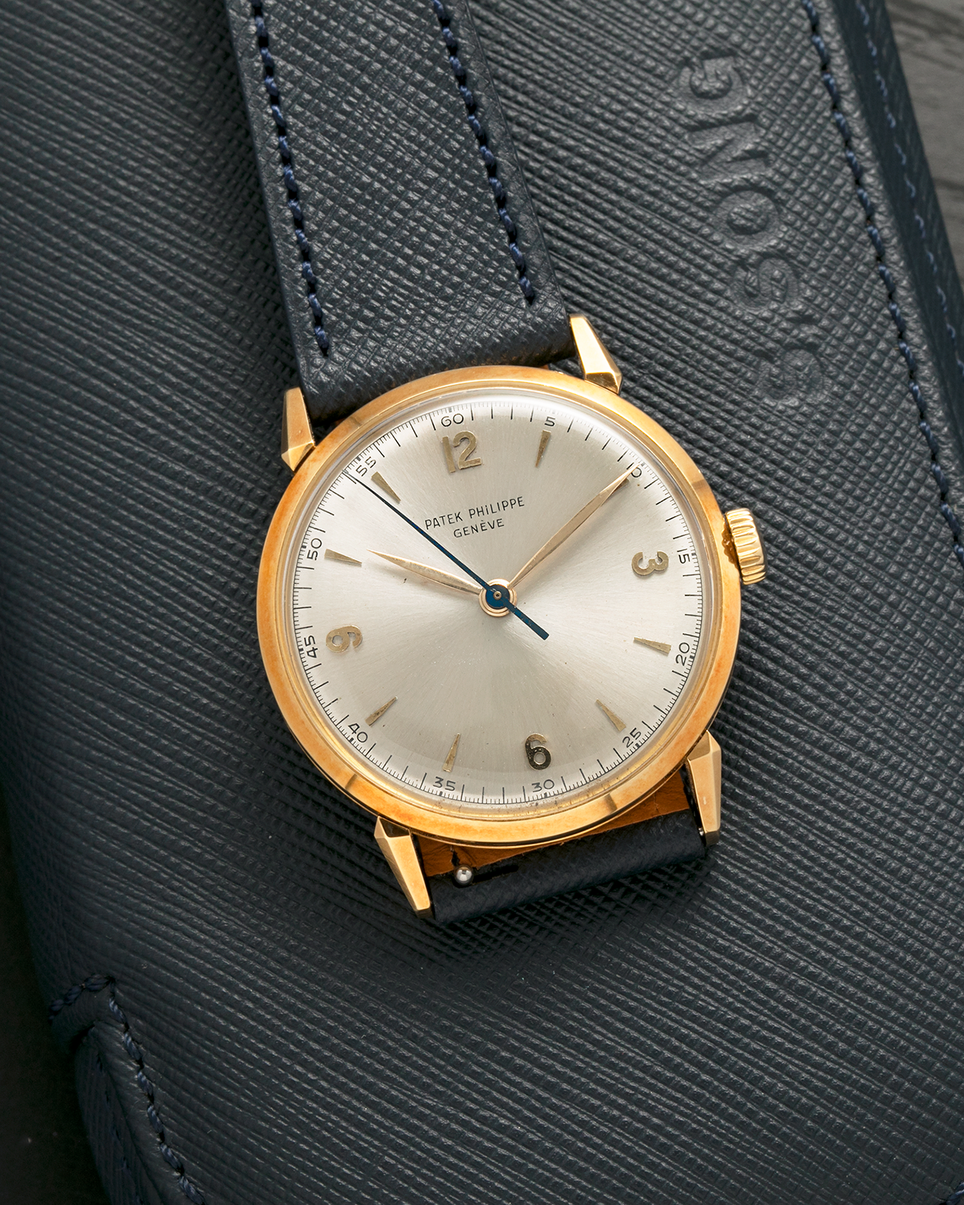 Brand: Patek Philippe
Year: 1952
Reference: 1578
Material: 18-carat Yellow Gold
Movement: Patek Philippe Cal. 27-SC, Manual-Winding
Case Dimensions: 35mm x 10mm (Lug-to-Lug 40.5mm)
Lug Width: 20mm
Strap: Molequin Dark Navy Textured Calf Leather Strap