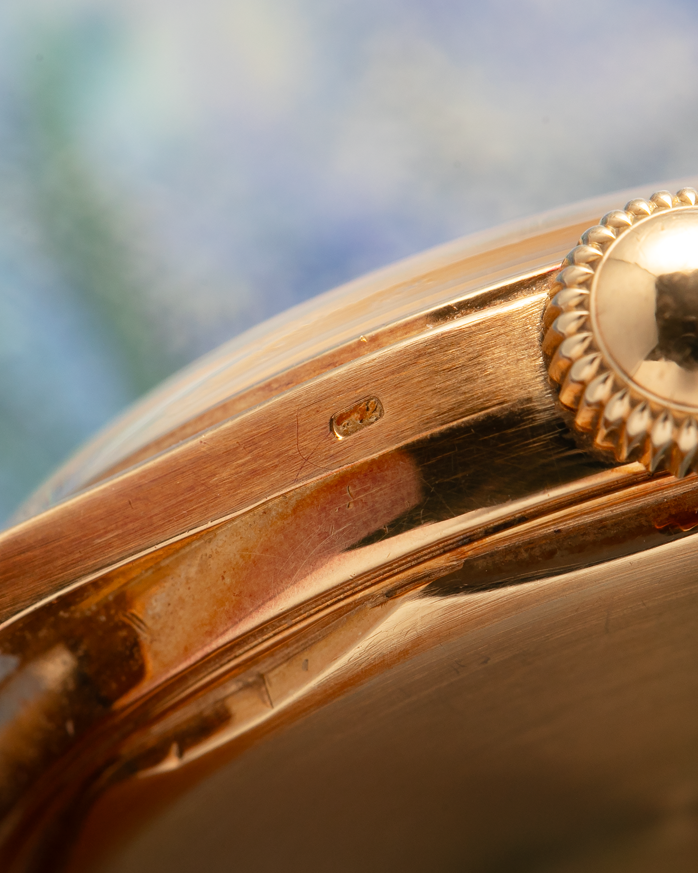 Brand: Patek Philippe Year: 1952 Model: Calatrava Reference: 2508 Material: 18-carat Yellow Gold Movement: Patek Philippe Cal. 27 SC, Manual-Winding Case Dimensions: 35mm x 11mm (Lug-to-Lug 43mm) Lug Width: 18mm Strap: Nostime Taupe Brown Textured Calf Leather Strap
