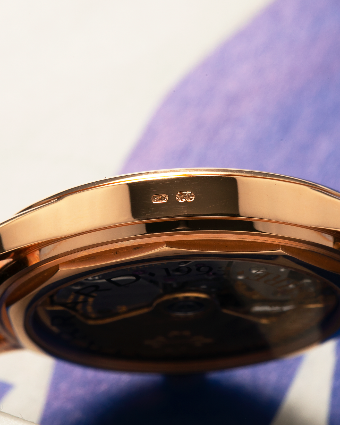 Brand: Patek Philippe
Year: 1993
Model: Calatrava ‘Garrard 150th Anniversary’, Limited to 150 Pieces
Reference: 3998SR
Material: 18-carat Rose Gold
Movement: Patek Philippe Cal. 315 SC, Self-Winding
Case Dimensions: 33.5mm x 8mm (Lug-to-Lug 42mm)
Lug Width: 18mm
Strap: Patek Philippe Black Alligator Strap with Signed 18-carat Rose Gold Tang Buckle