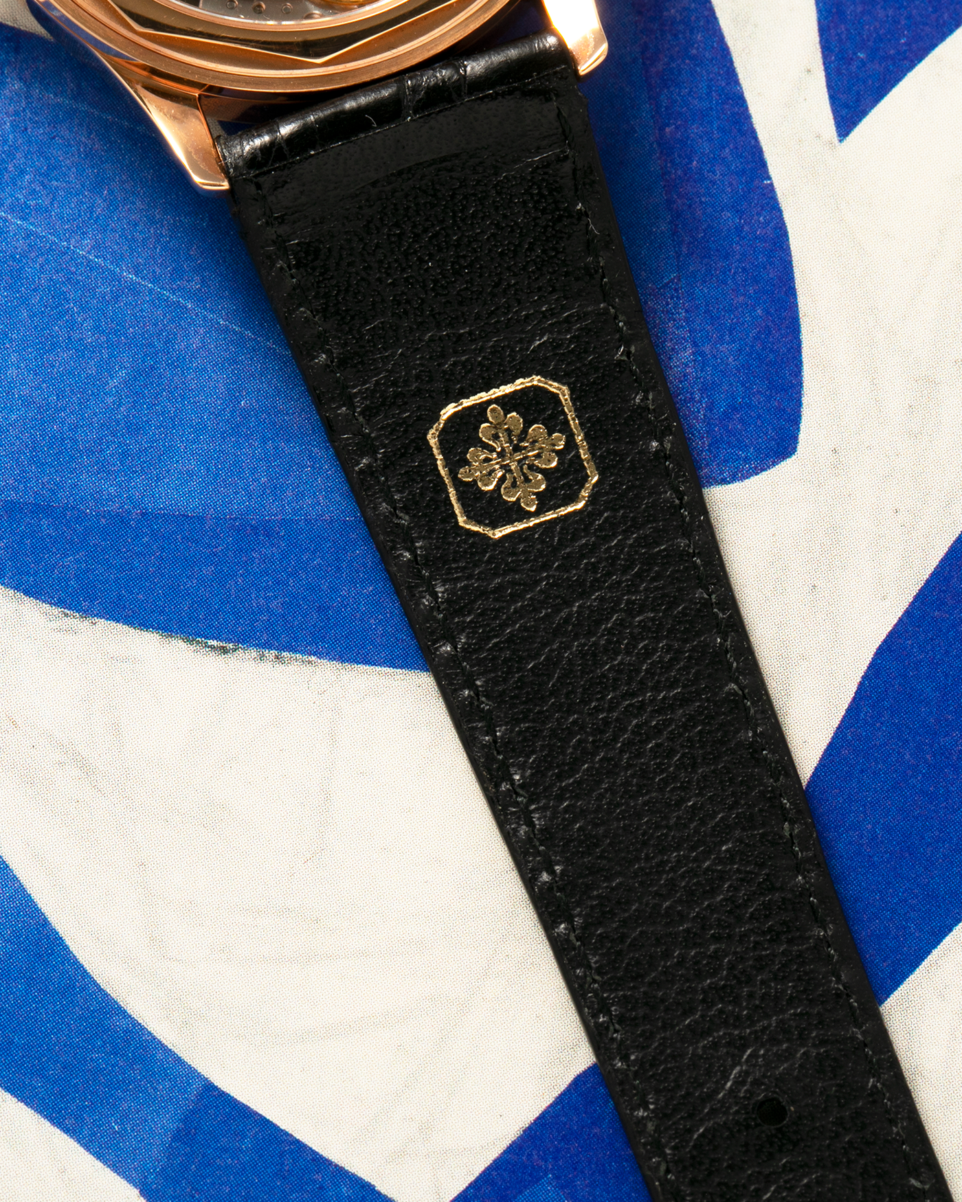 Brand: Patek Philippe
Year: 1993
Model: Calatrava ‘Garrard 150th Anniversary’, Limited to 150 Pieces
Reference: 3998SR
Material: 18-carat Rose Gold
Movement: Patek Philippe Cal. 315 SC, Self-Winding
Case Dimensions: 33.5mm x 8mm (Lug-to-Lug 42mm)
Lug Width: 18mm
Strap: Patek Philippe Black Alligator Strap with Signed 18-carat Rose Gold Tang Buckle