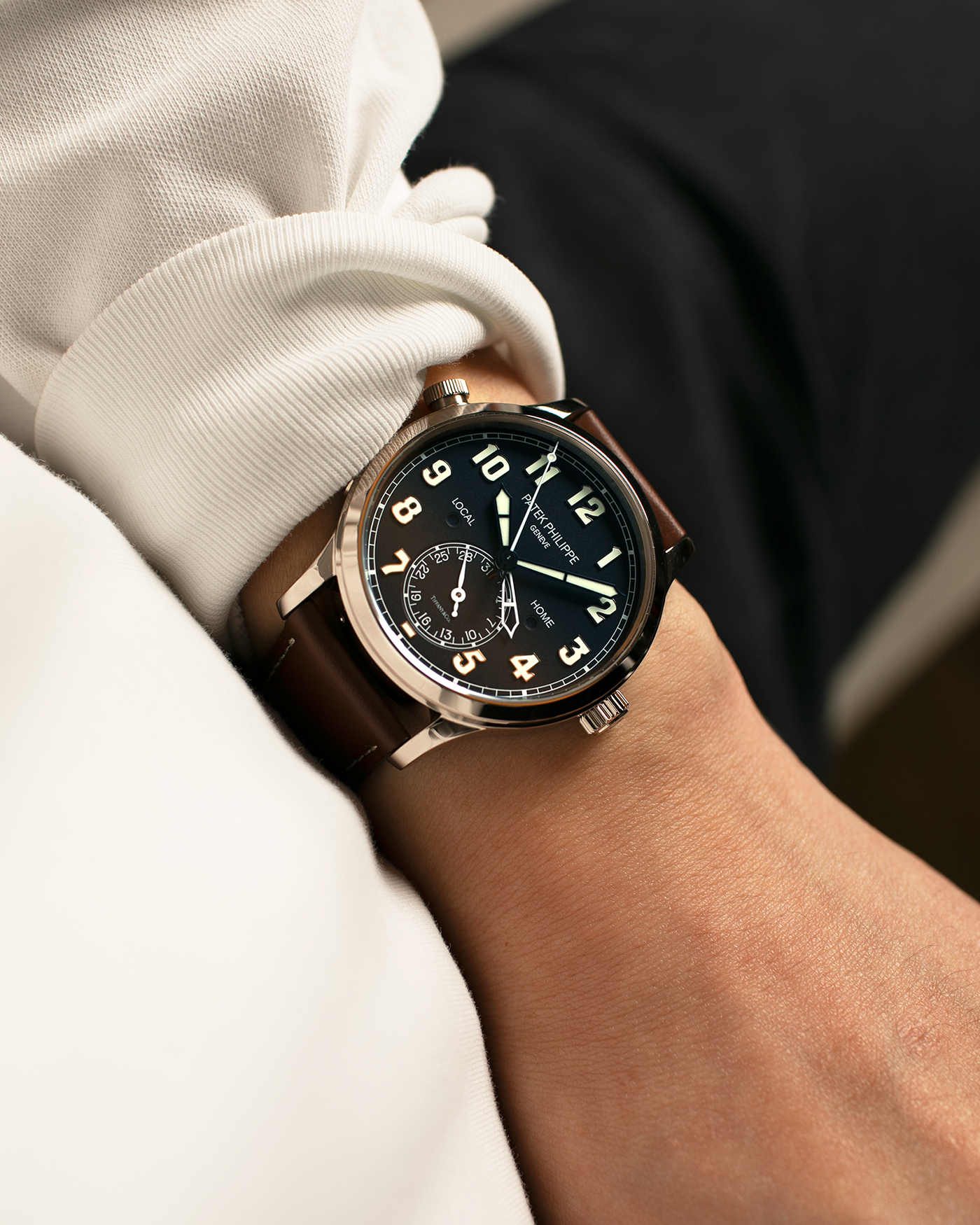 Brand: Patek Philippe
Year: 2020
Model: Calatrava Pilot Travel Time ‘Tiffany & Co.’
Reference: 5524G
Material: 18-carat White Gold
Movement: Patek Philippe Cal. 324 S C FUS, Self-Winding
Case Diameter: 42mm x 10.8mm (Lug-to-Lug 50mm)
Lug Width: 22mm
Strap: Patek Philippe Brown Leather Strap with Signed 18-carat White Gold Tang Buckle