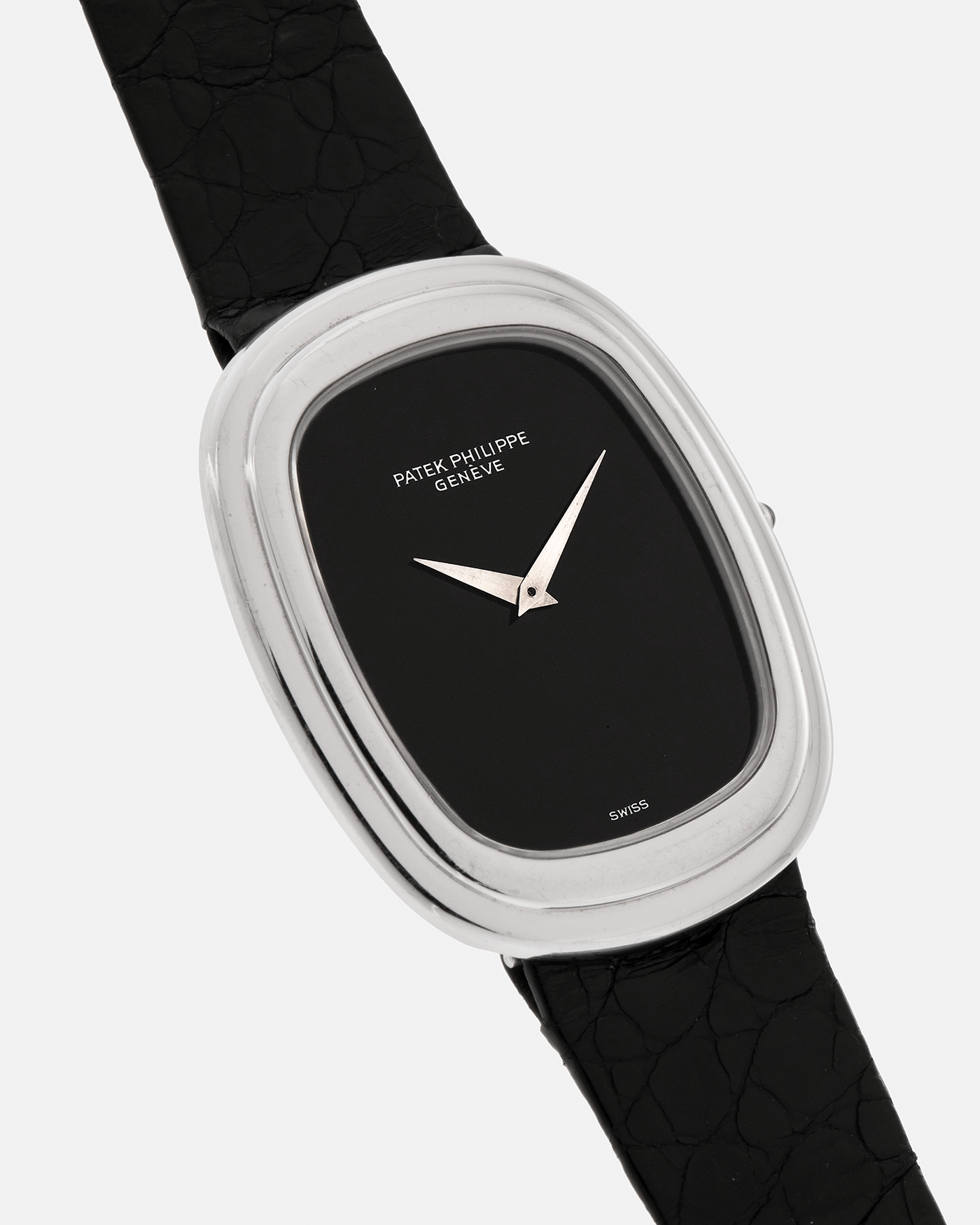 Brand: Patek Philippe
Year: 1976
Model: Ellipse
Reference: 3630
Material: 18-carat White Gold
Movement: Patek Philippe Cal. 177, Manual-Winding
Case Dimensions: 39mm x 31mm x 6mm (Lug-to-Lug 38.5mm)
Lug Width: 17mm
Strap: Patek Philippe Alligator Leather Strap with Signed 18-carat White Gold Ellipse Buckle