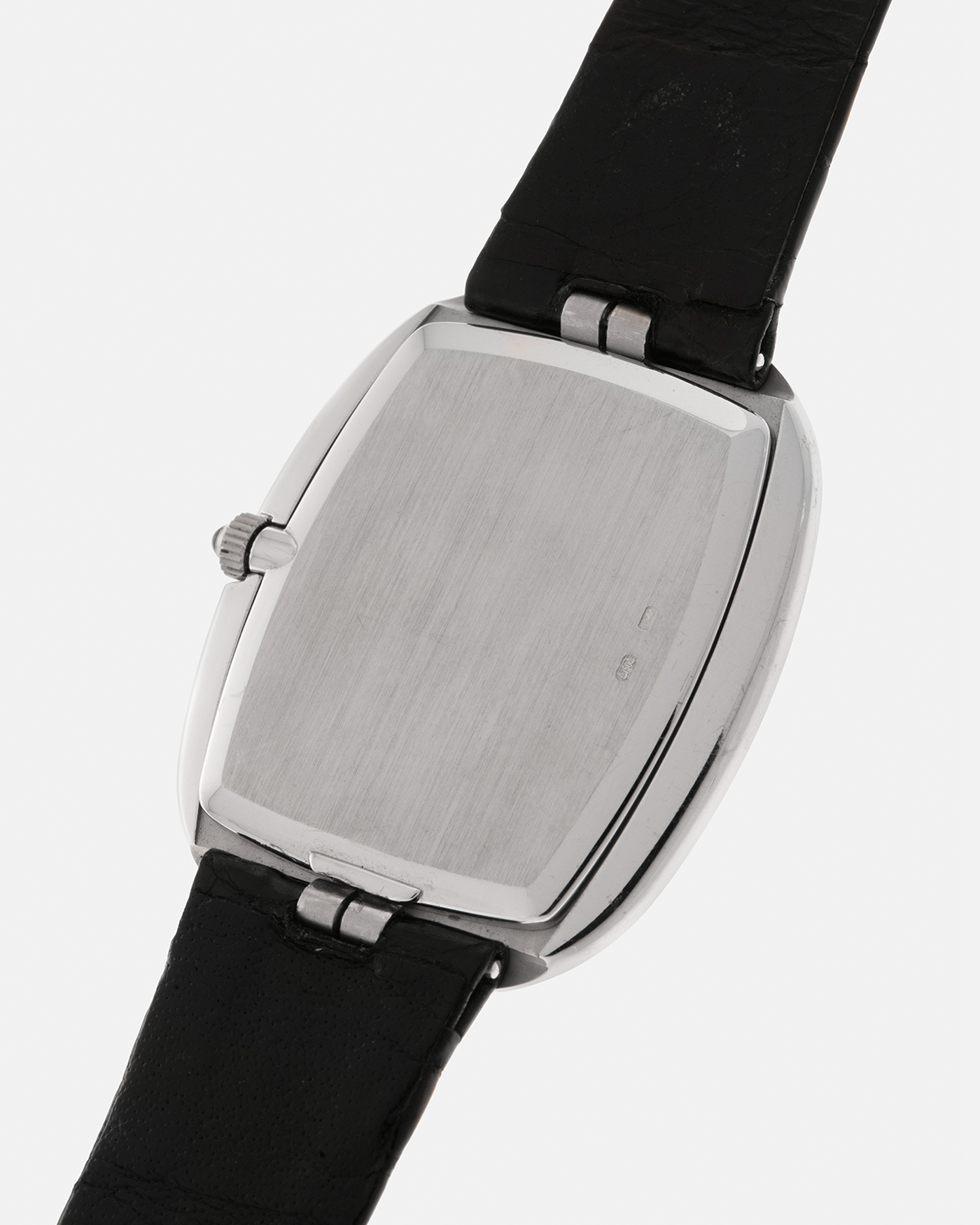 Brand: Patek Philippe
Year: 1976
Model: Ellipse
Reference: 3630
Material: 18-carat White Gold
Movement: Patek Philippe Cal. 177, Manual-Winding
Case Dimensions: 39mm x 31mm x 6mm (Lug-to-Lug 38.5mm)
Lug Width: 17mm
Strap: Patek Philippe Alligator Leather Strap with Signed 18-carat White Gold Ellipse Buckle
