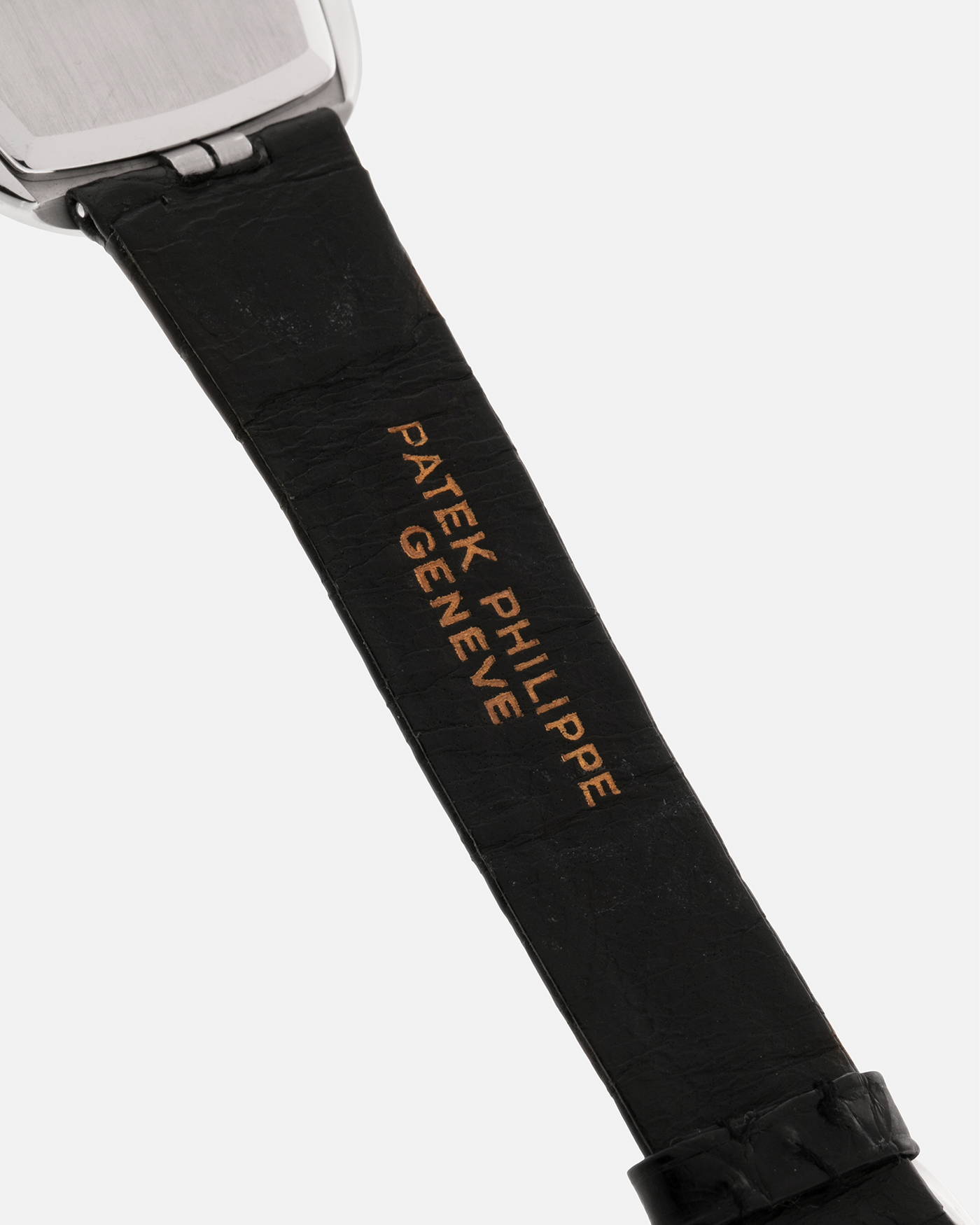 Brand: Patek Philippe
Year: 1976
Model: Ellipse
Reference: 3630
Material: 18-carat White Gold
Movement: Patek Philippe Cal. 177, Manual-Winding
Case Dimensions: 39mm x 31mm x 6mm (Lug-to-Lug 38.5mm)
Lug Width: 17mm
Strap: Patek Philippe Alligator Leather Strap with Signed 18-carat White Gold Ellipse Buckle